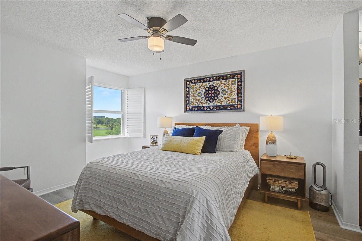 Image 20 of 60 For 2400 Feather Sound Drive 733