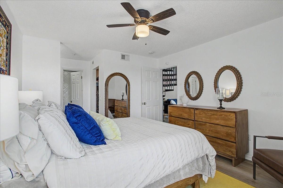 Image 22 of 60 For 2400 Feather Sound Drive 733