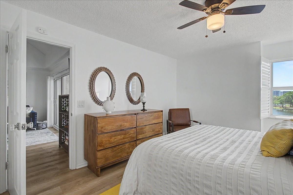 Image 23 of 60 For 2400 Feather Sound Drive 733