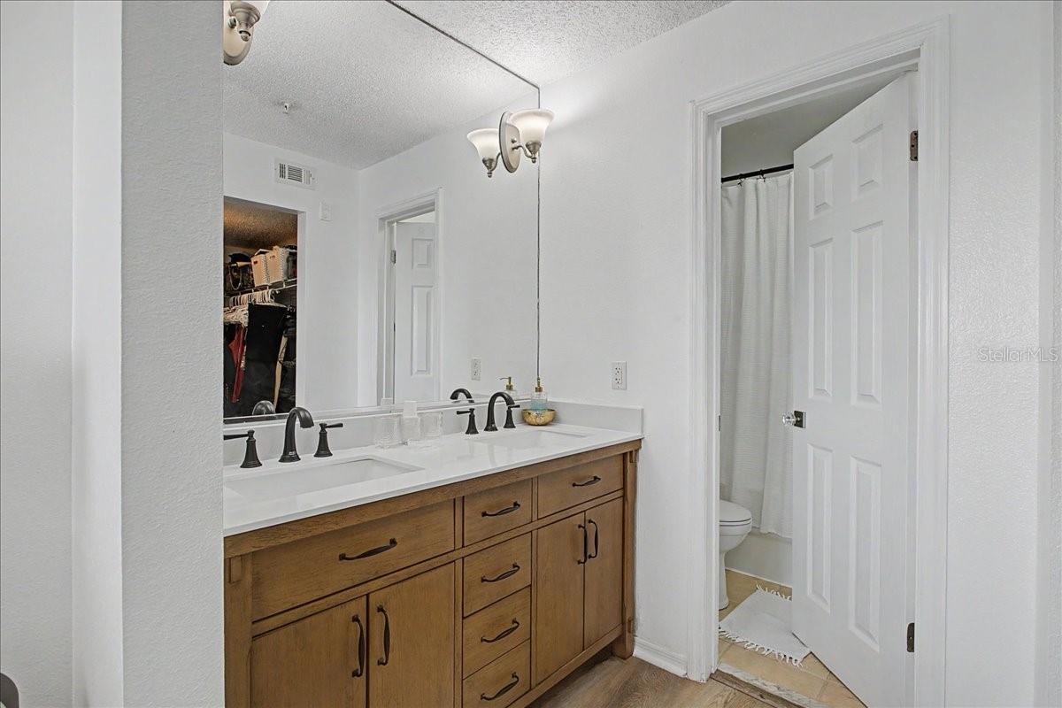 Image 24 of 60 For 2400 Feather Sound Drive 733