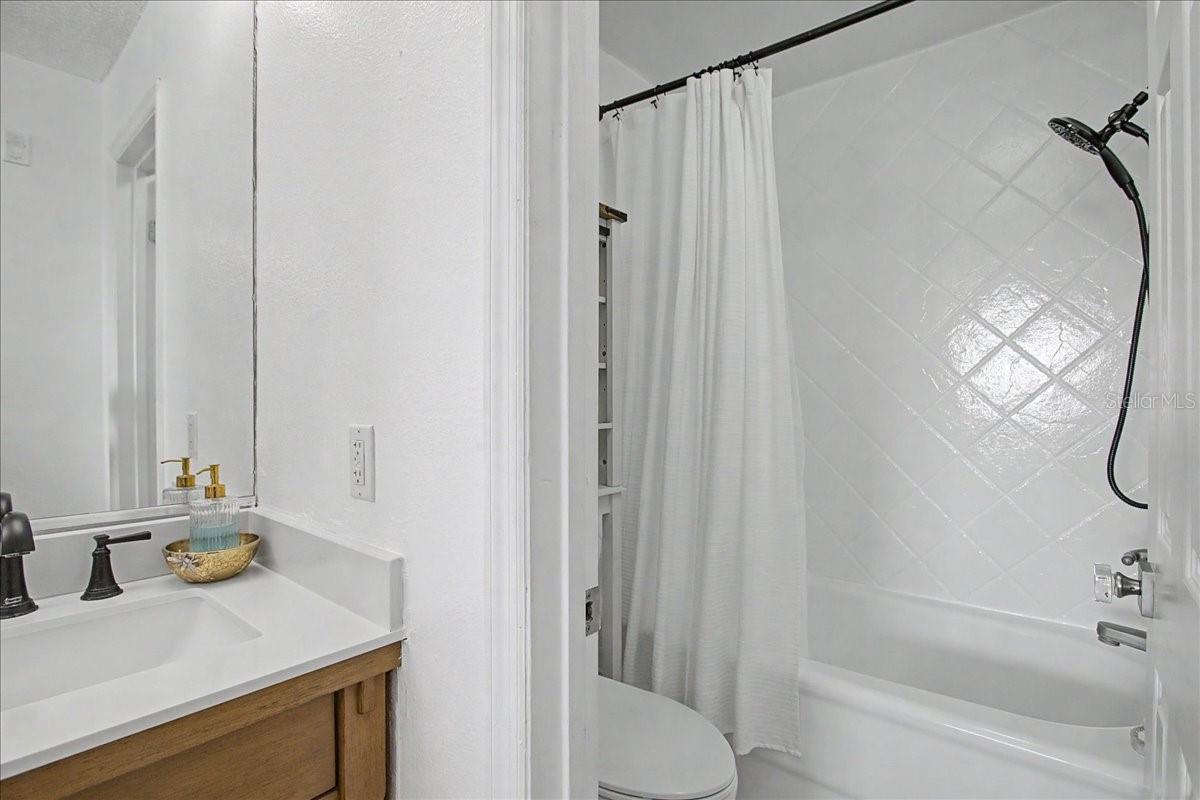 Image 26 of 60 For 2400 Feather Sound Drive 733