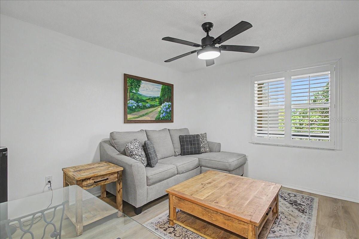 Image 29 of 60 For 2400 Feather Sound Drive 733