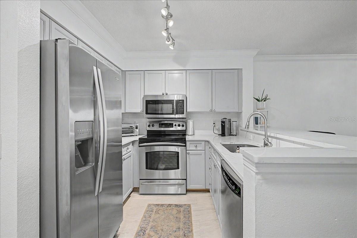 Image 3 of 60 For 2400 Feather Sound Drive 733