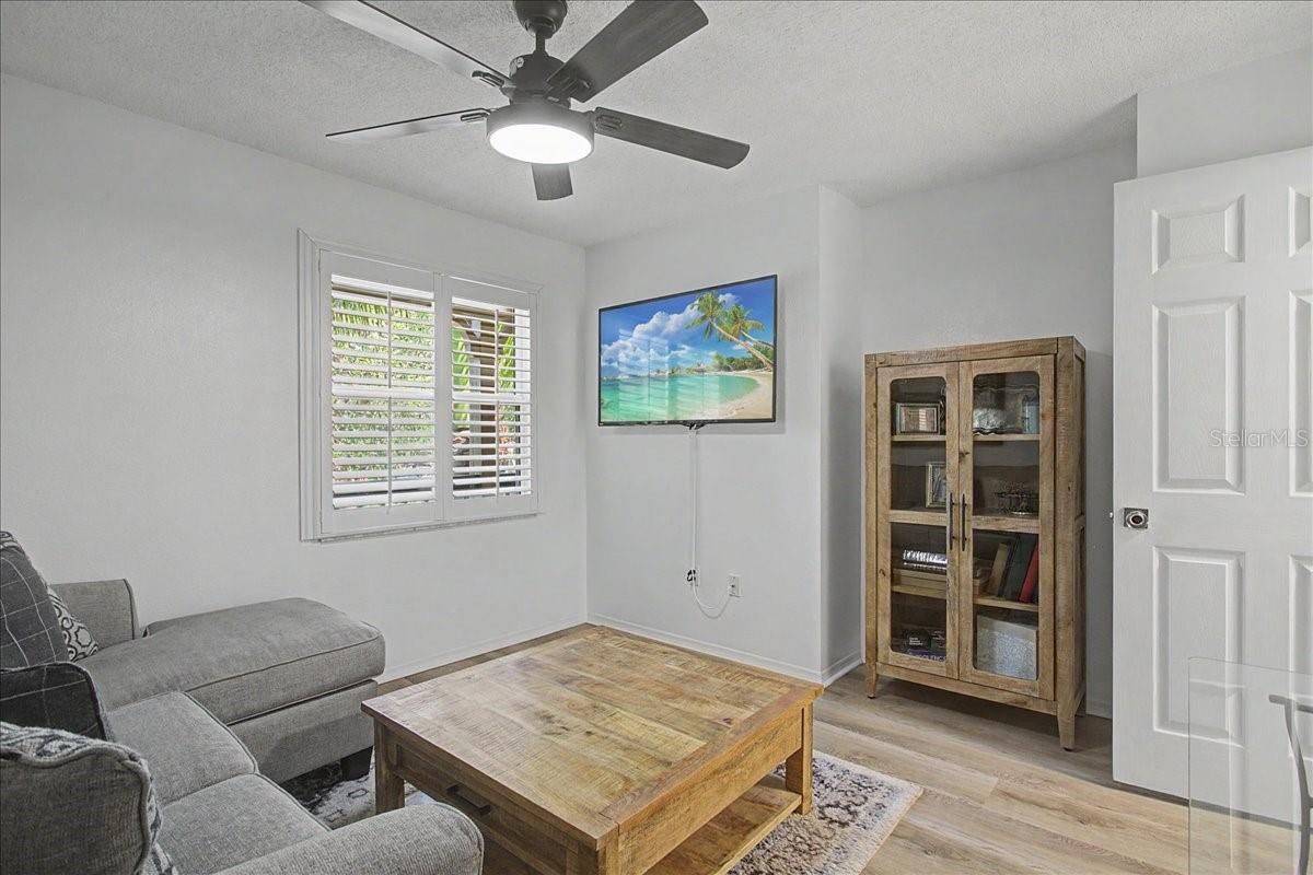 Image 30 of 60 For 2400 Feather Sound Drive 733