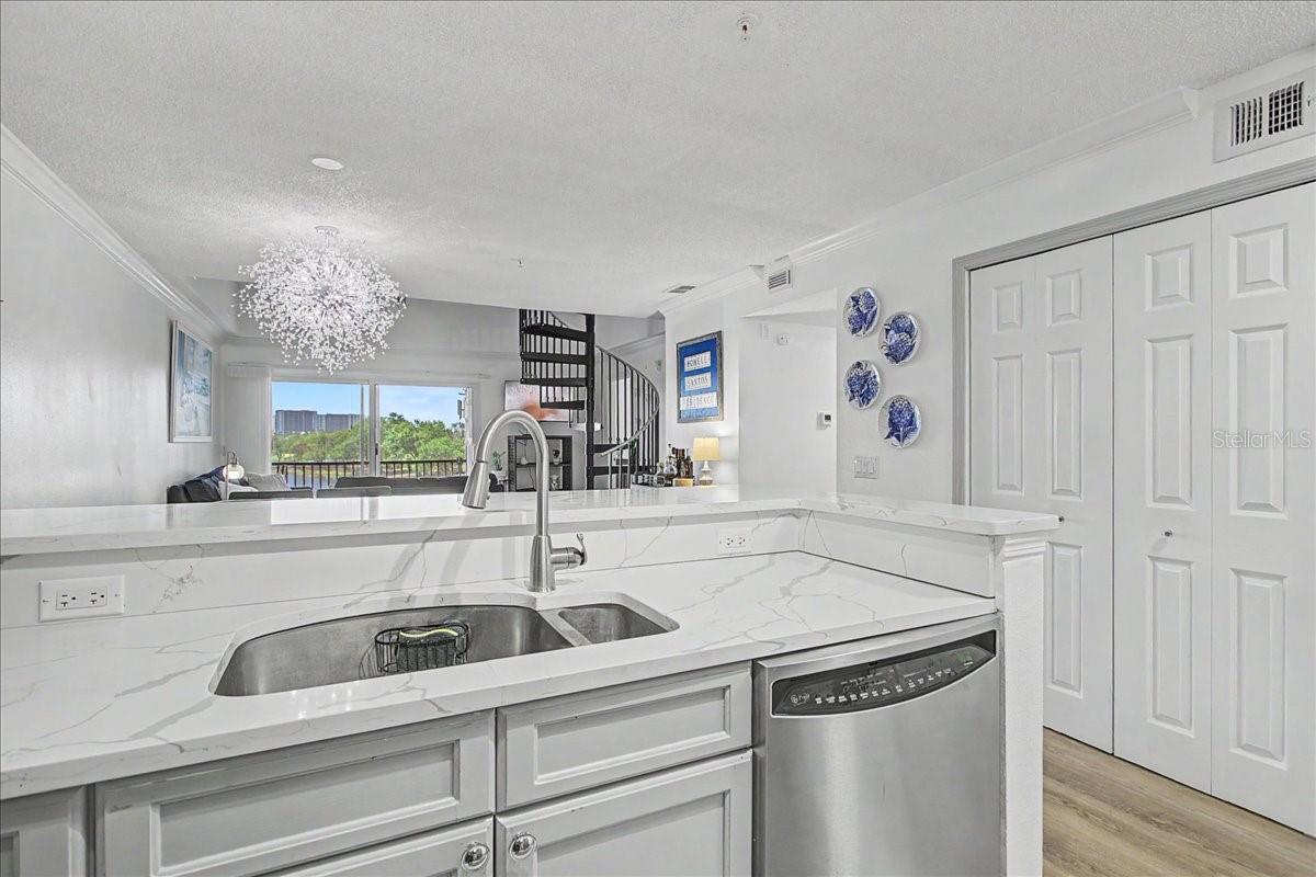 Image 5 of 60 For 2400 Feather Sound Drive 733