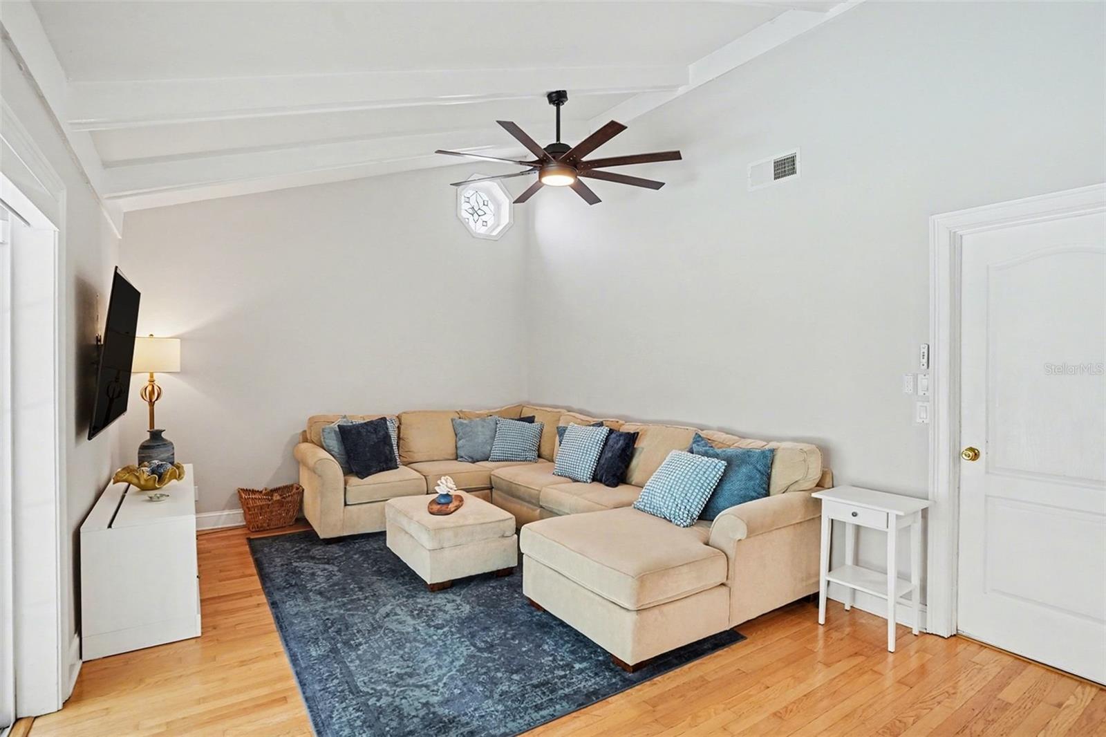 Image 6 of 32 For 15403 Summerwind Drive