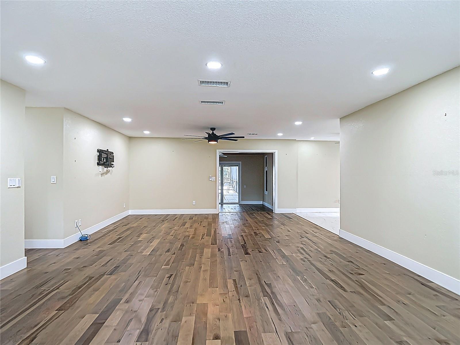 Listing photo id 16 for 216 Corbett Road