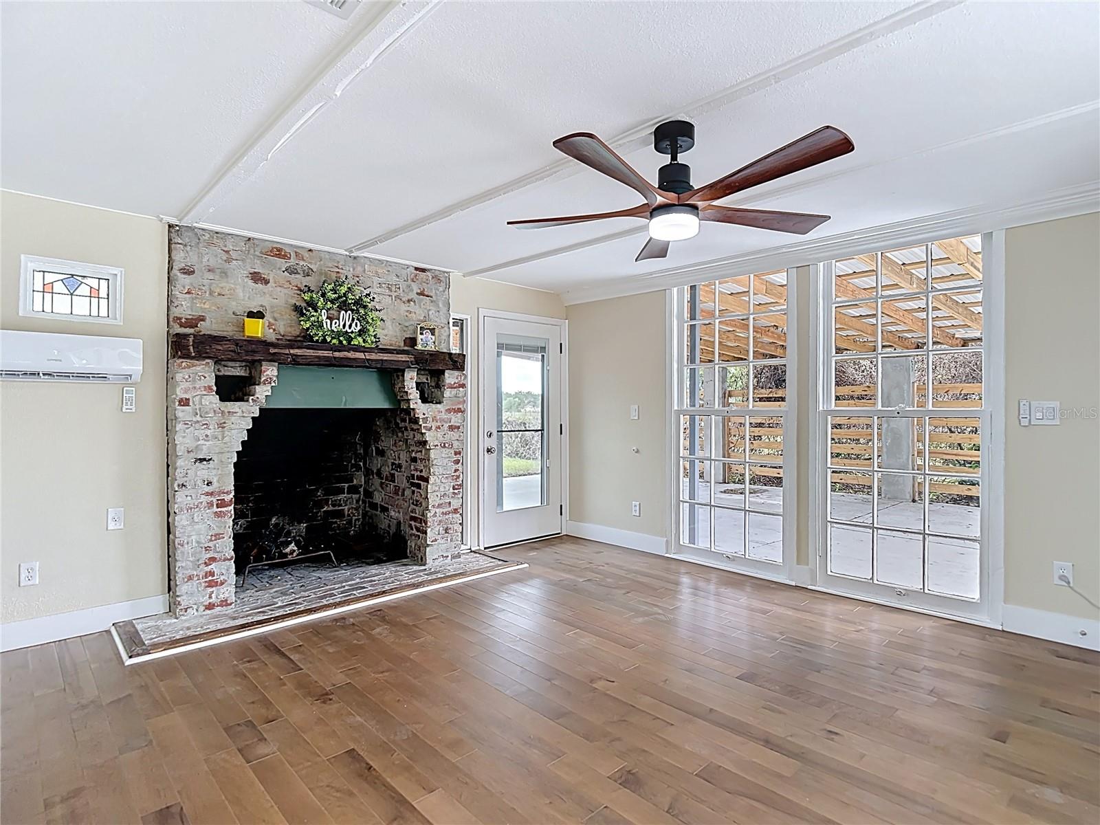 Listing photo id 29 for 216 Corbett Road