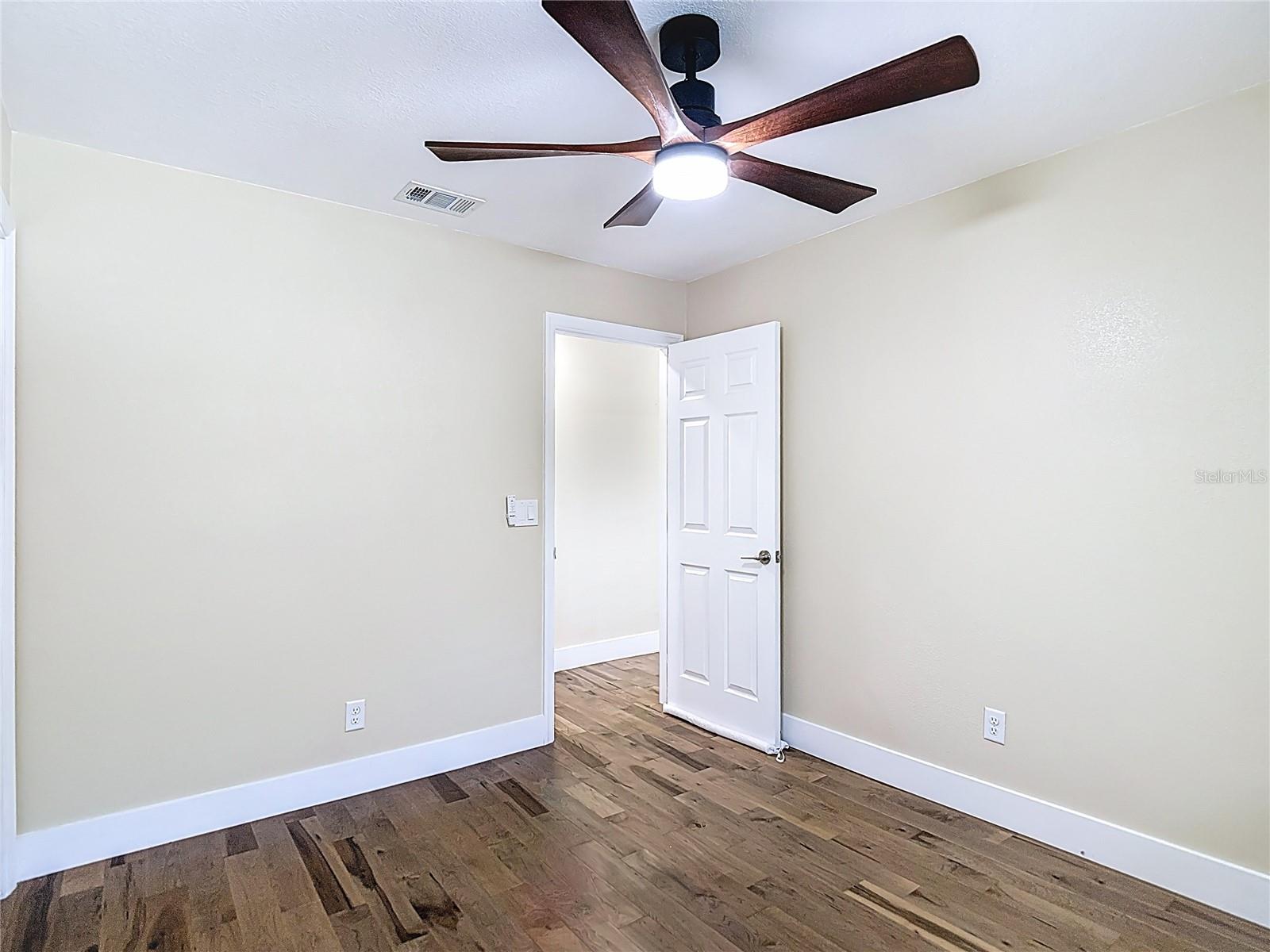 Listing photo id 40 for 216 Corbett Road