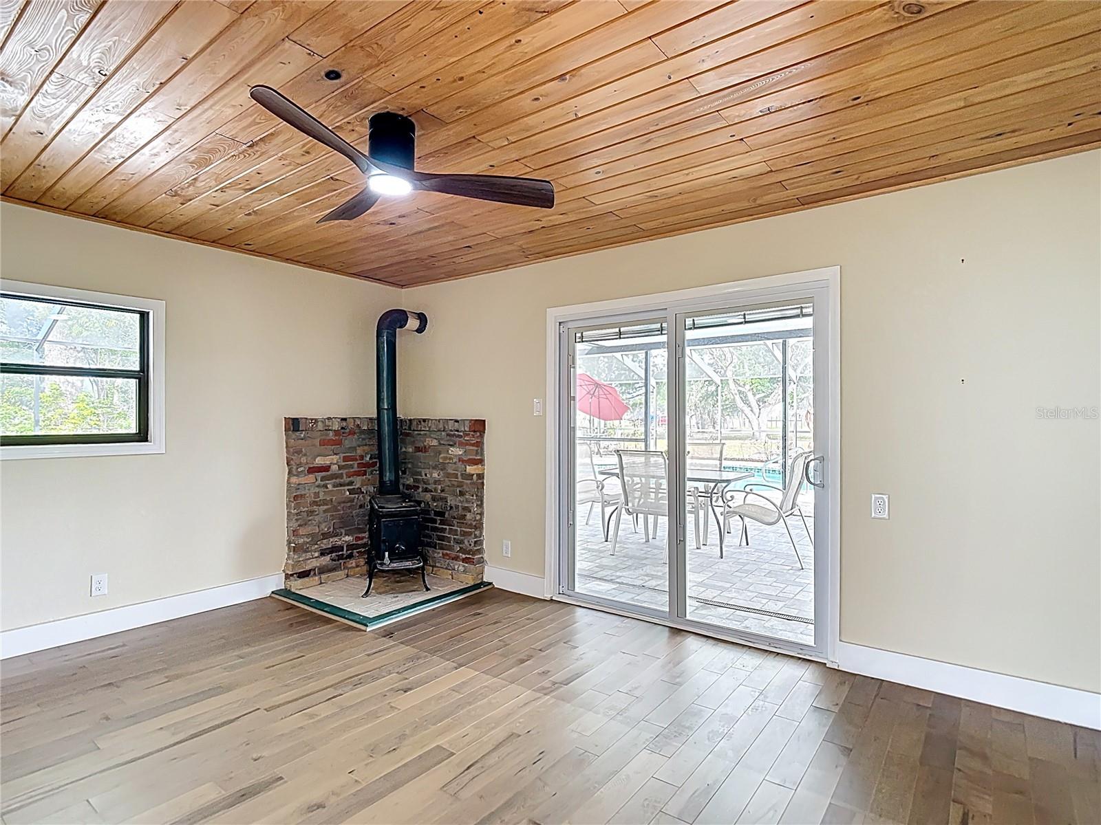 Listing photo id 61 for 216 Corbett Road