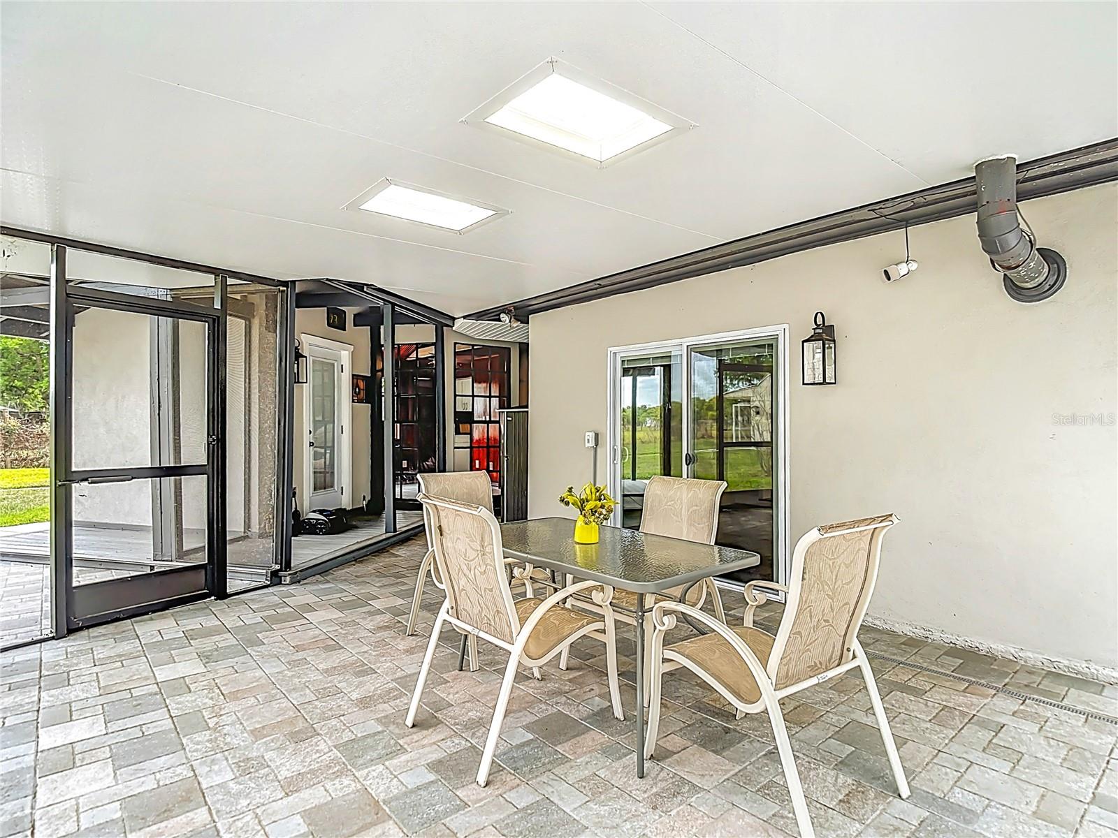 Listing photo id 78 for 216 Corbett Road