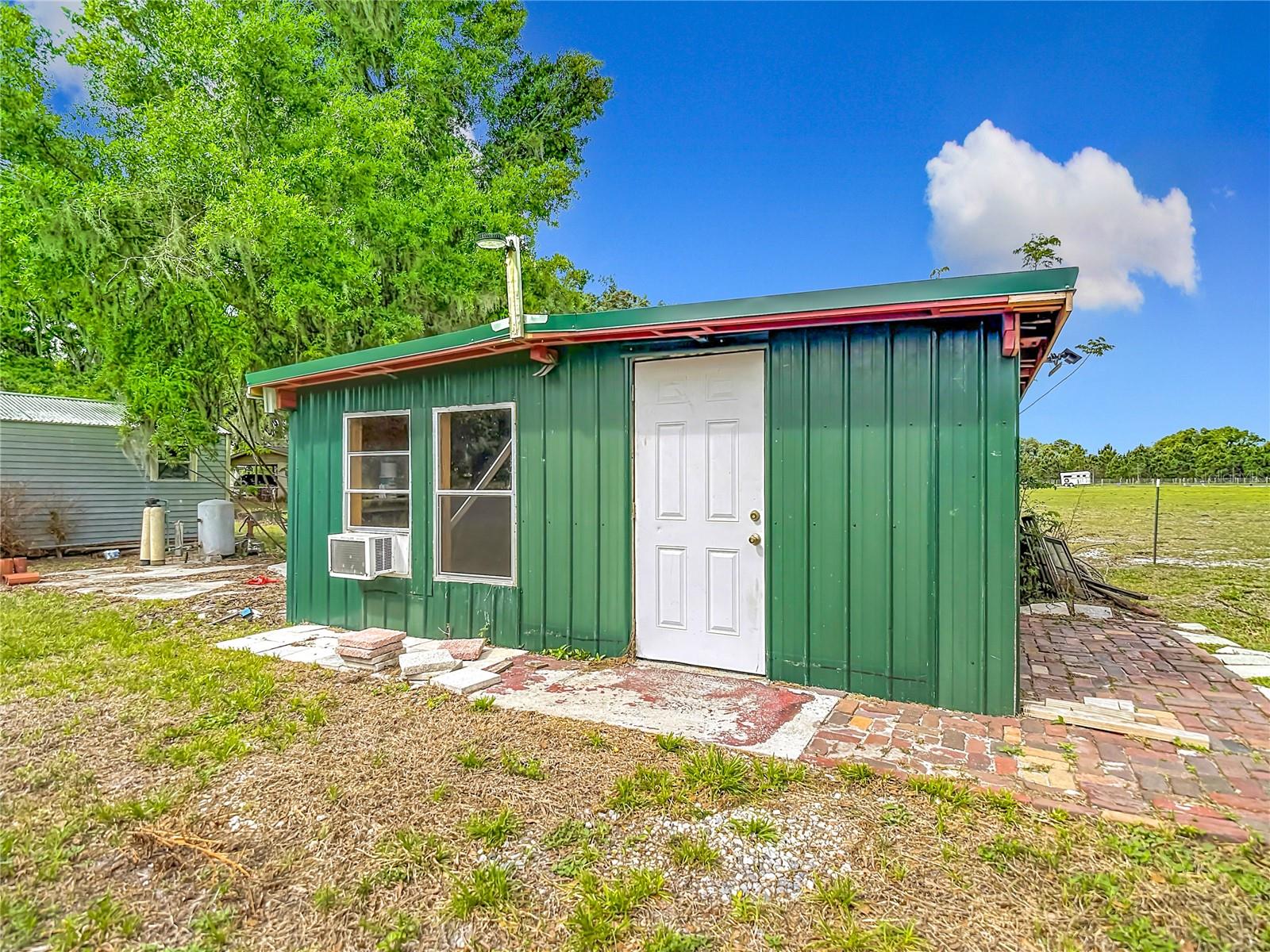 Listing photo id 82 for 216 Corbett Road