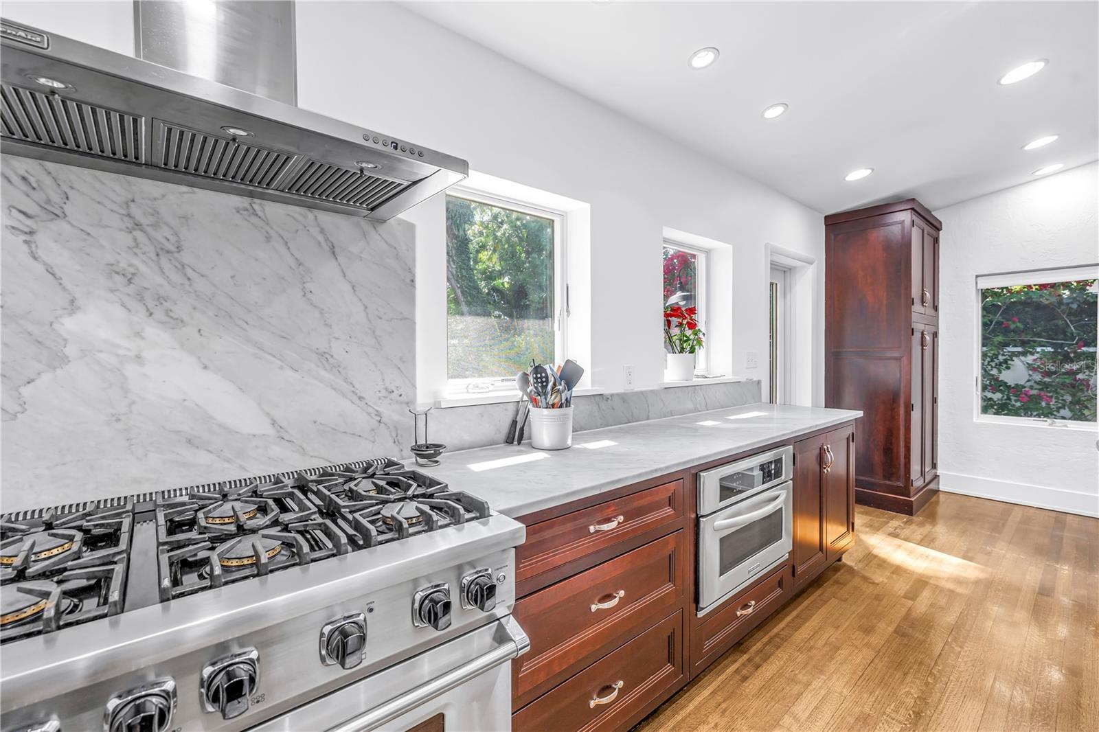 Image 23 of 60 For 209 Bandera Way Ne