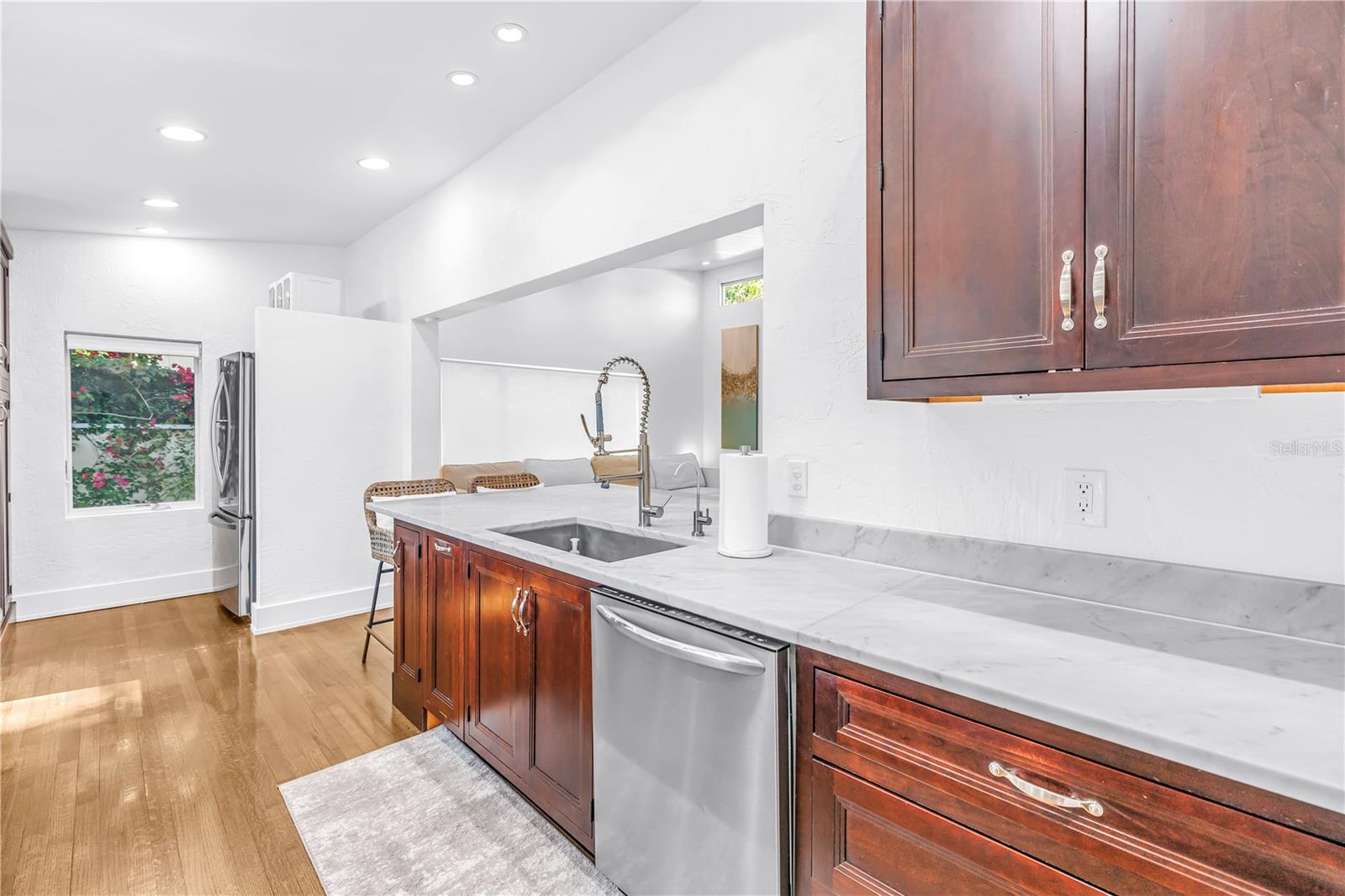 Image 24 of 60 For 209 Bandera Way Ne