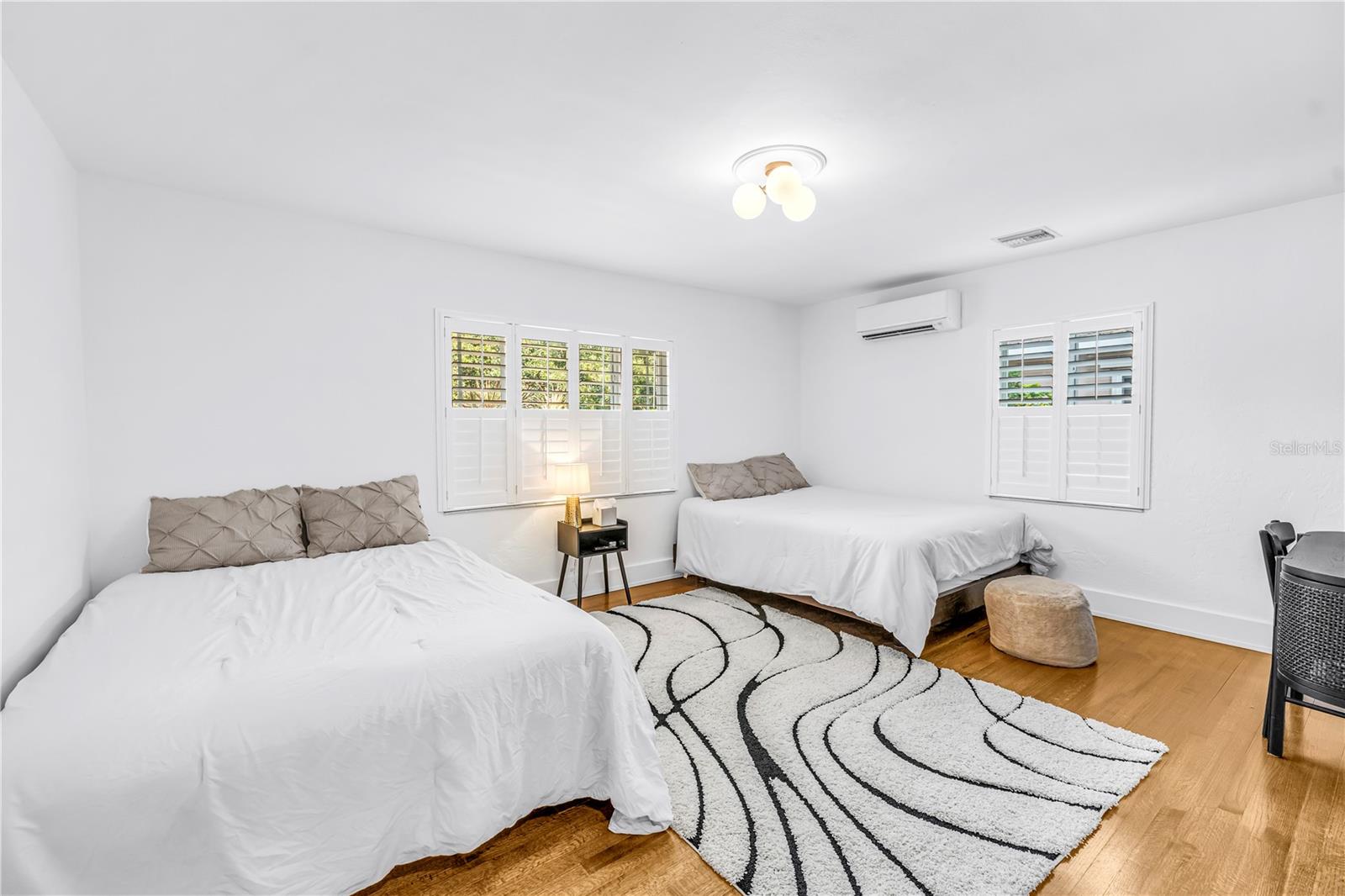 Image 26 of 60 For 209 Bandera Way Ne