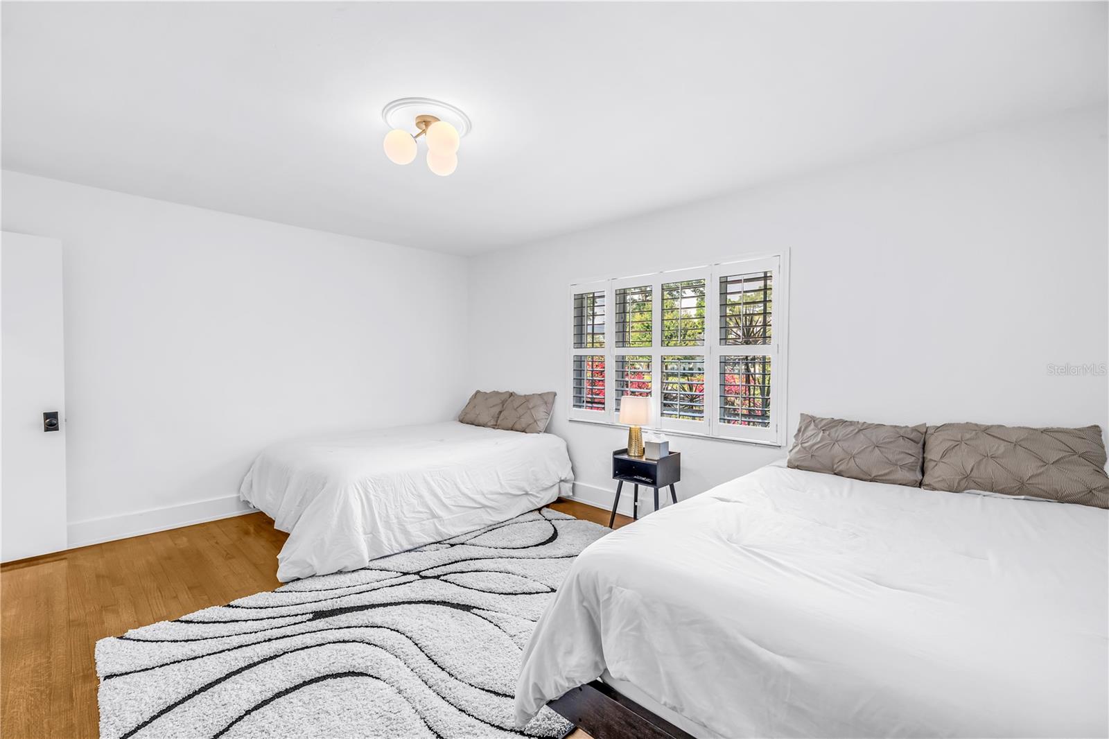 Image 27 of 60 For 209 Bandera Way Ne