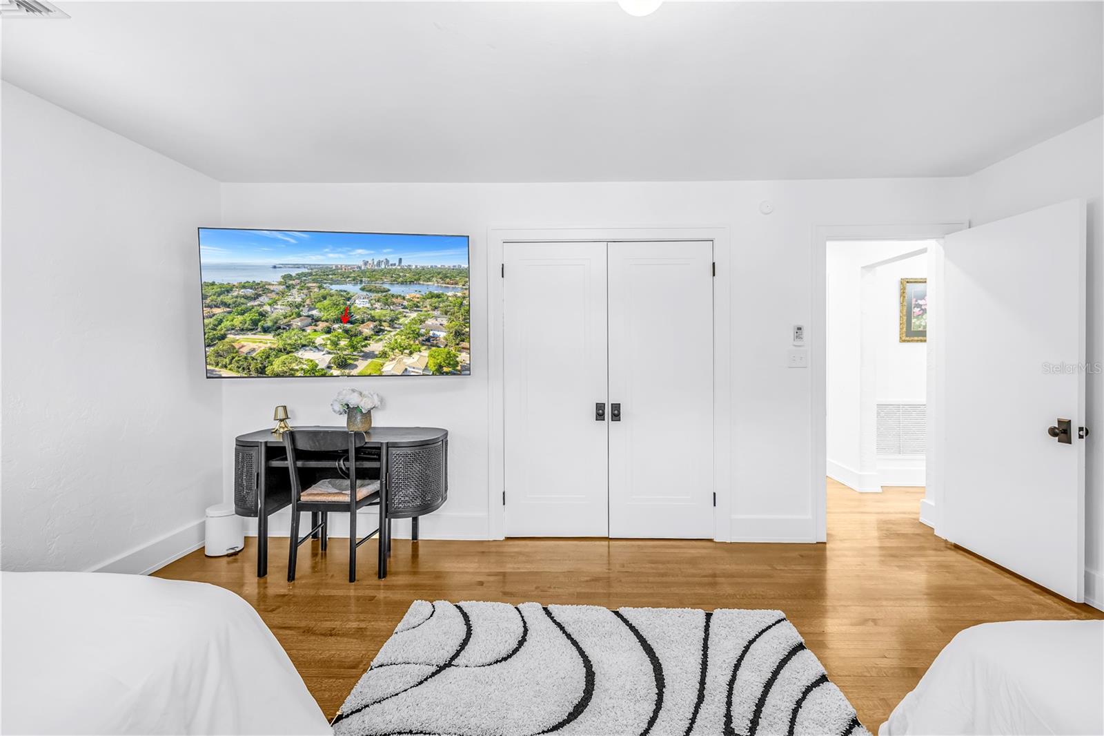 Image 28 of 60 For 209 Bandera Way Ne