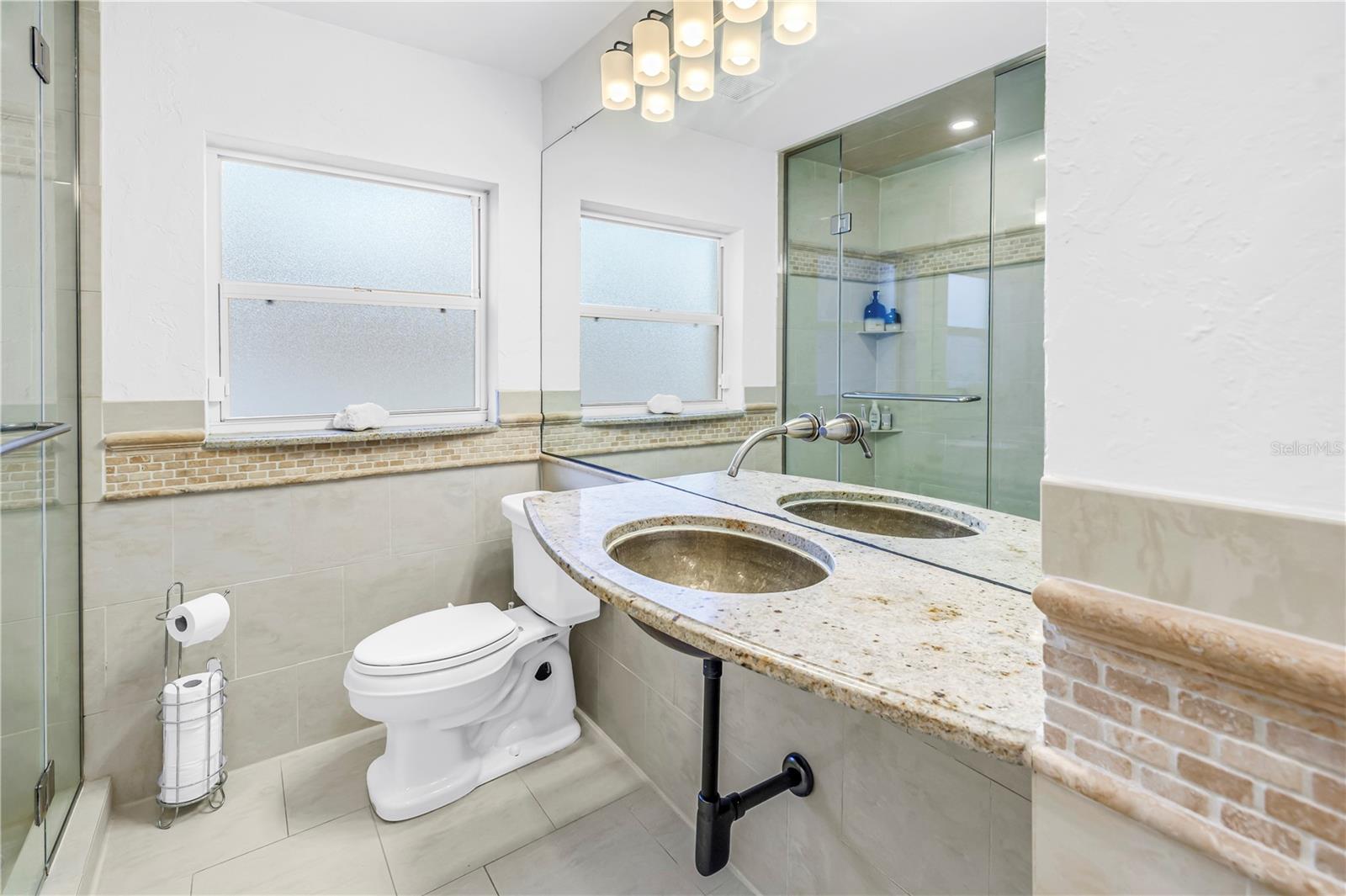 Image 29 of 60 For 209 Bandera Way Ne