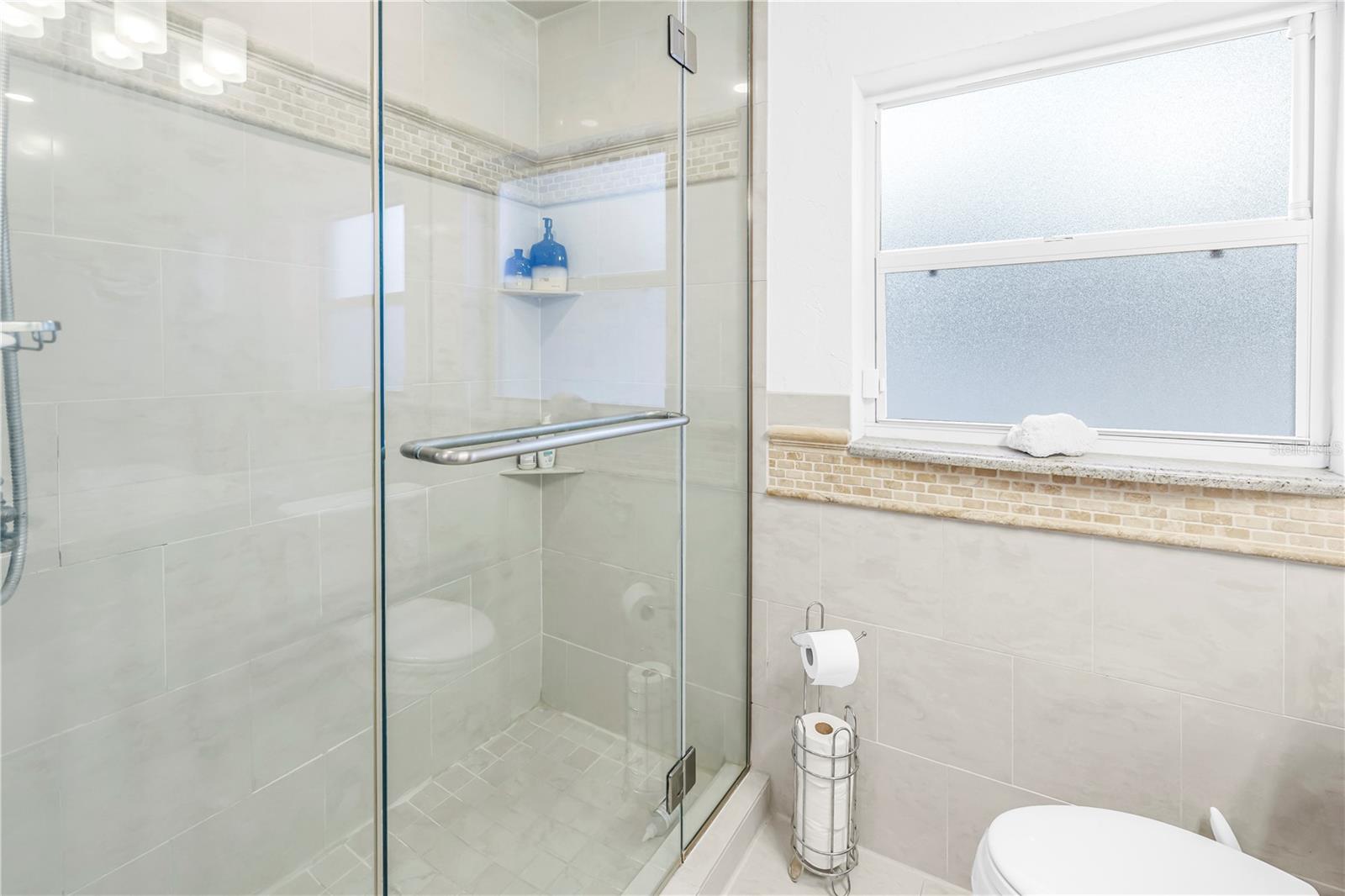 Image 30 of 60 For 209 Bandera Way Ne