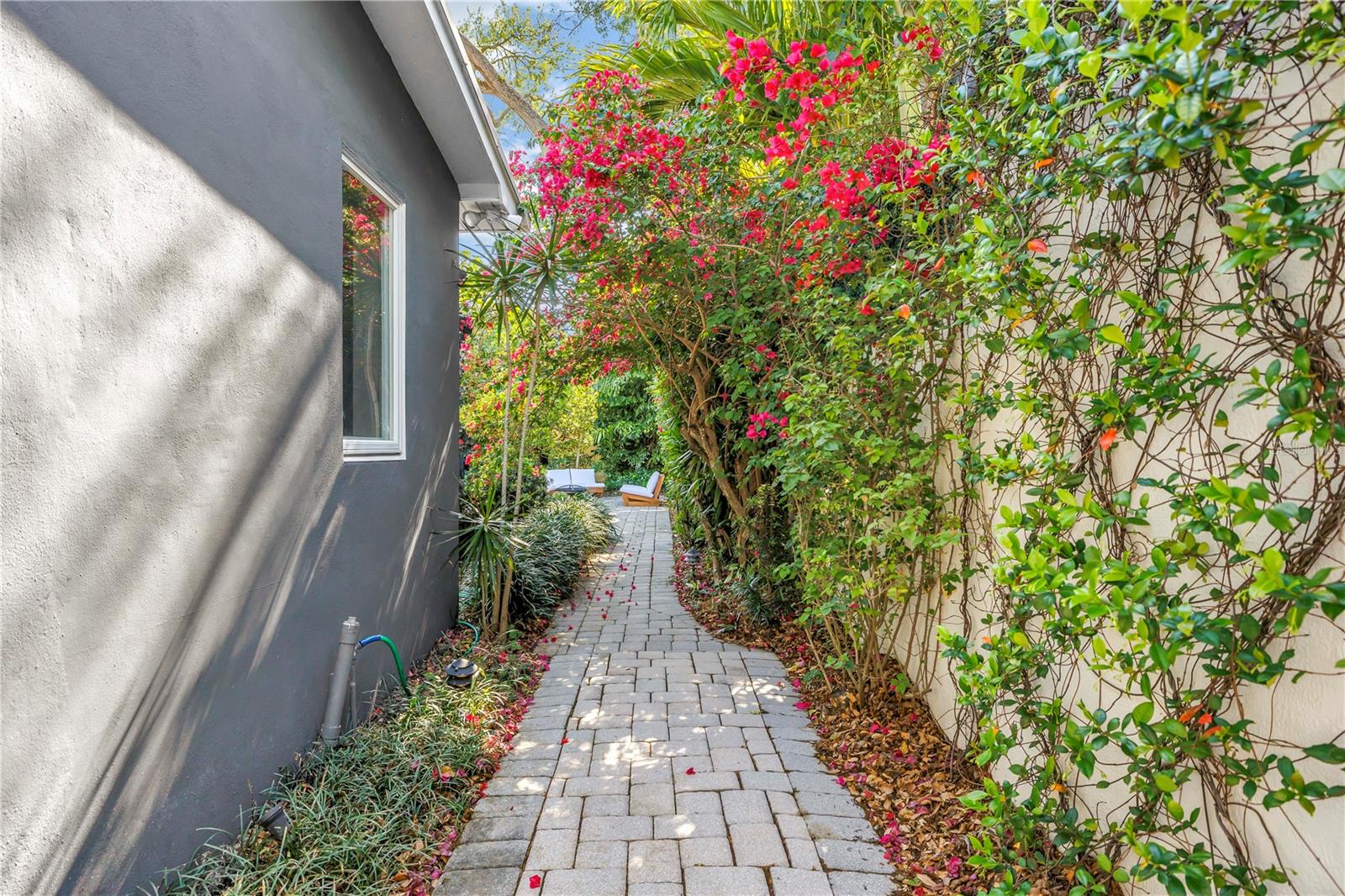 Image 46 of 60 For 209 Bandera Way Ne