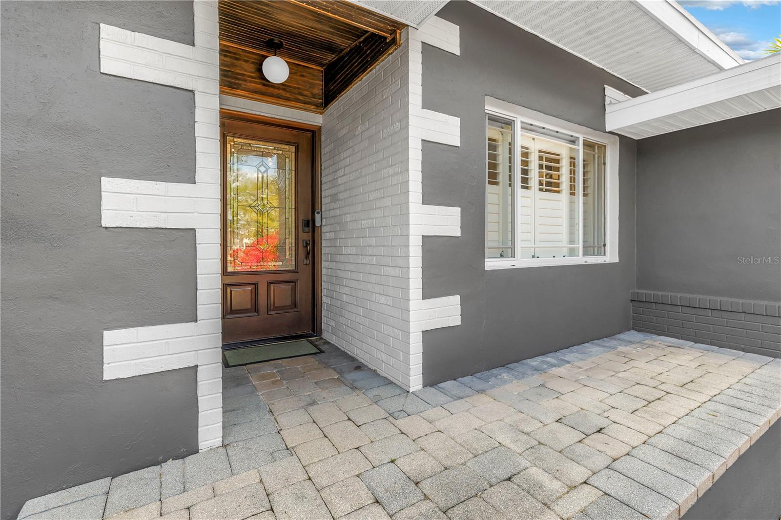 Image 7 of 60 For 209 Bandera Way Ne