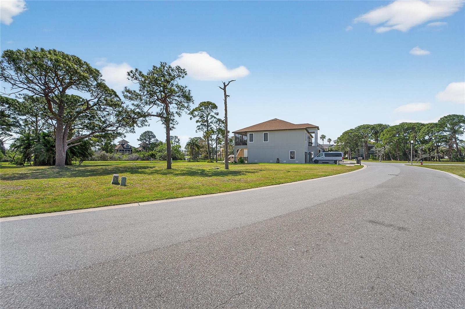 Image 8 of 26 For N Pointe Alexis Drive