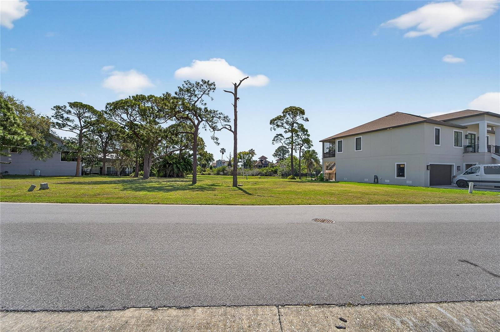 Image 9 of 26 For N Pointe Alexis Drive