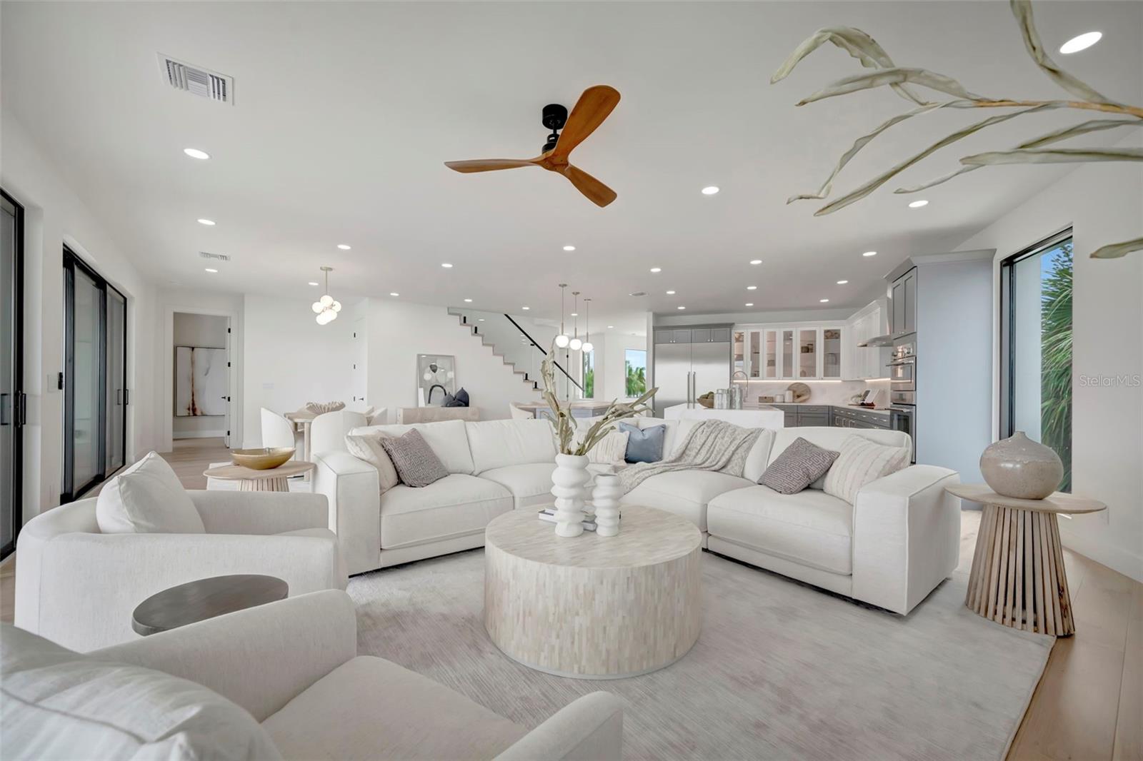 Listing photo id 18 for 7176 Shore Drive S