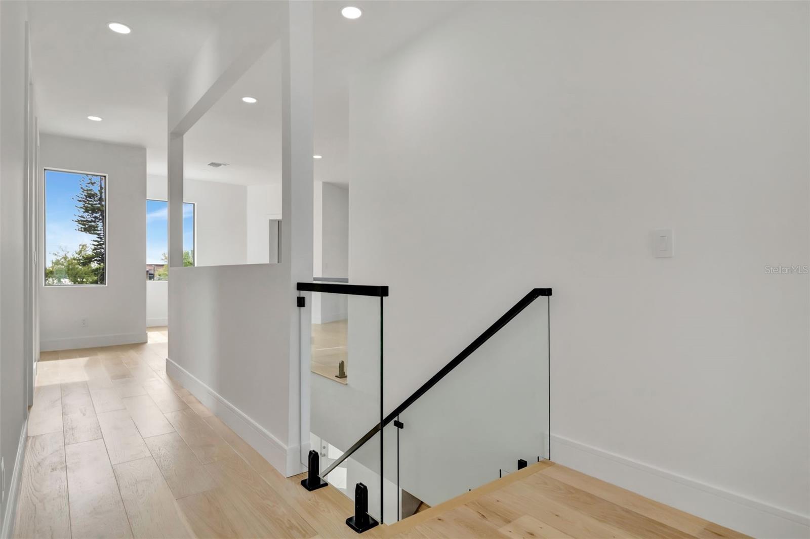 Listing photo id 29 for 7176 Shore Drive S