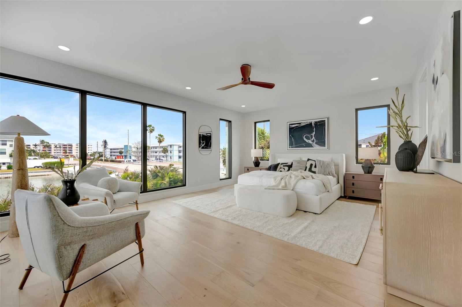 Listing photo id 48 for 7176 Shore Drive S