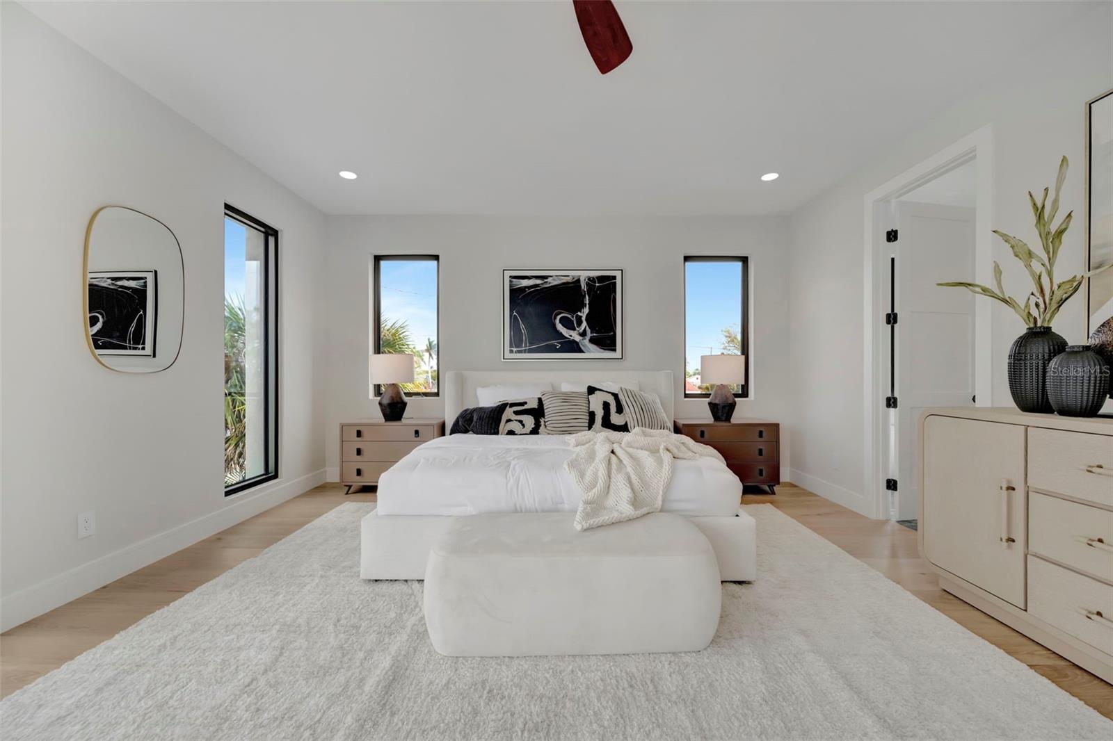 Listing photo id 49 for 7176 Shore Drive S