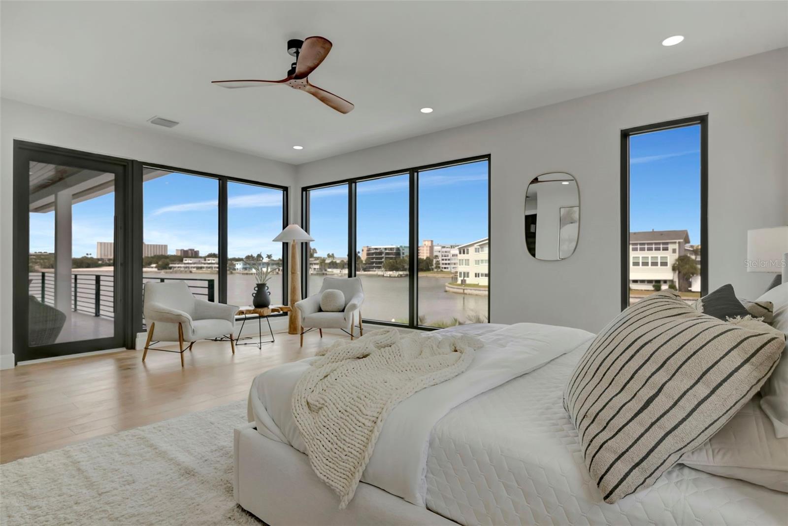 Listing photo id 52 for 7176 Shore Drive S