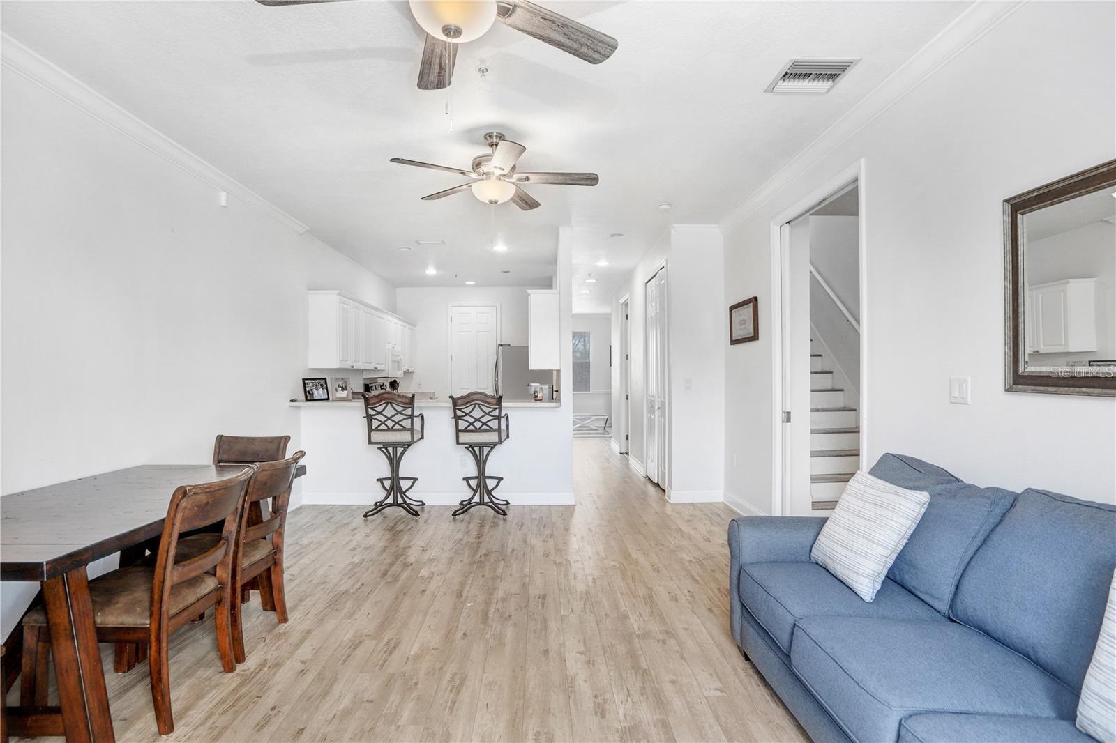 Image 6 of 35 For 6823 Kissimmee Street