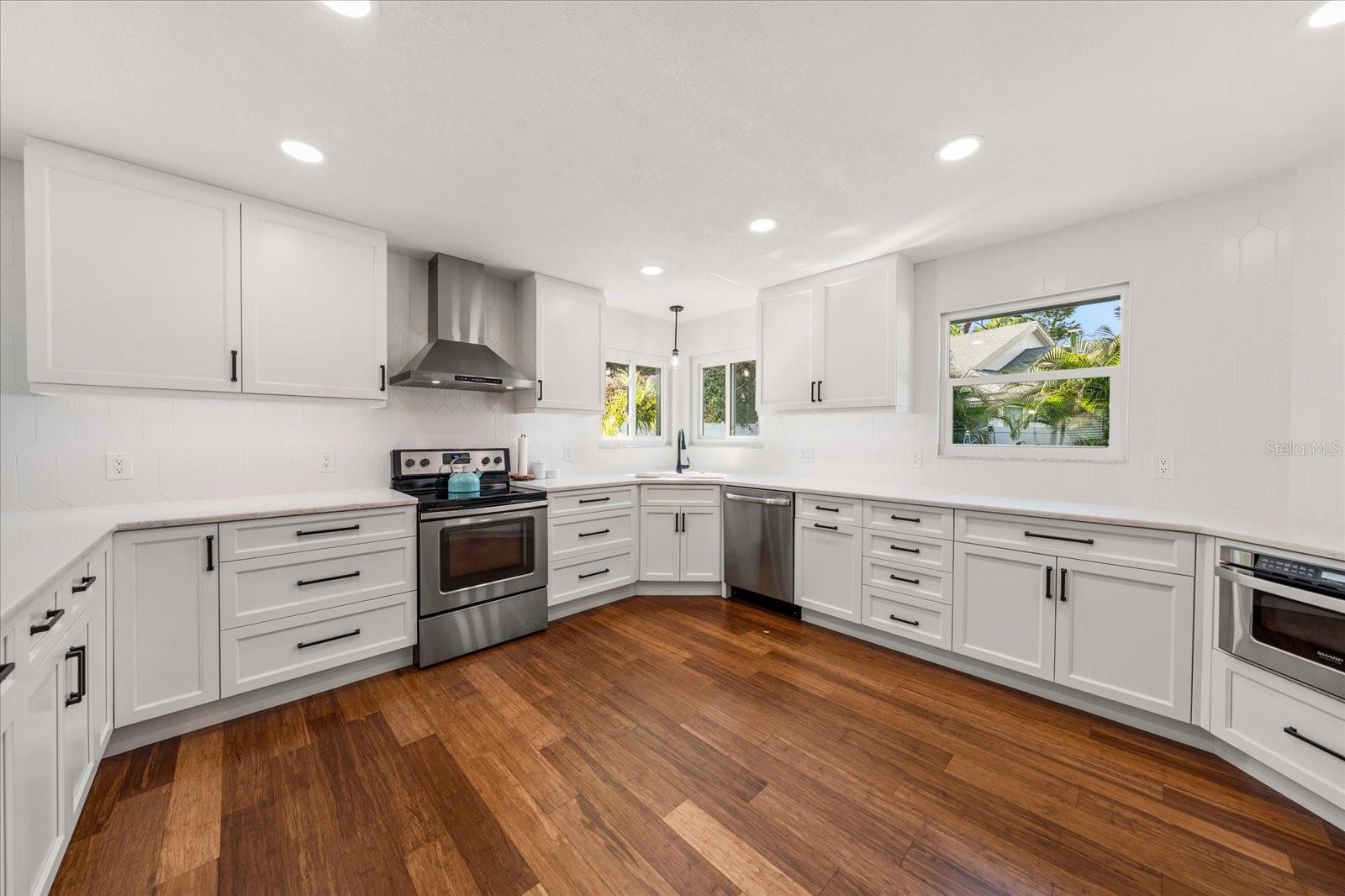 Image 14 of 52 For 2929 Longbrooke Way