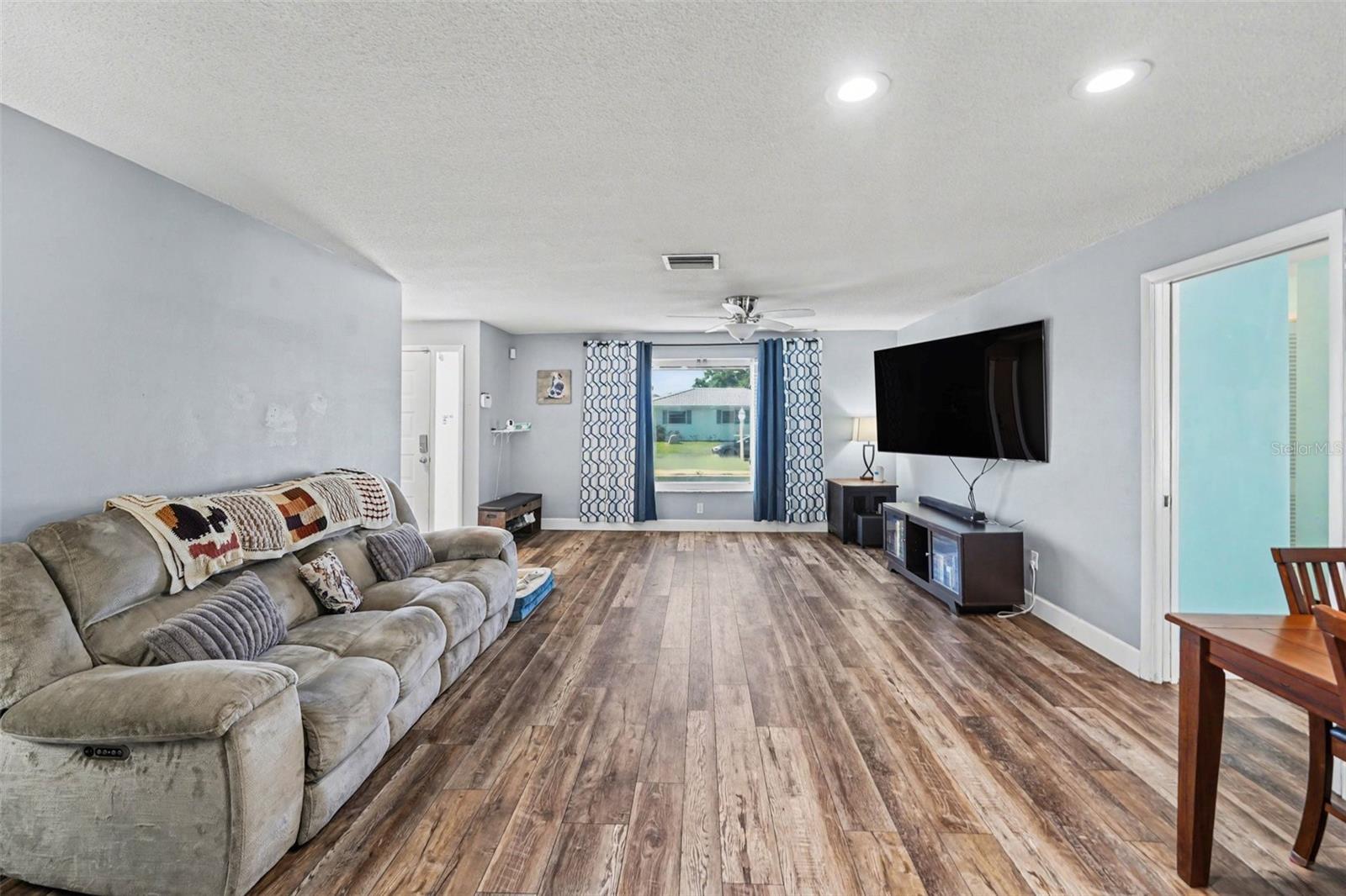 Image 7 of 33 For 2561 Blackwood Circle