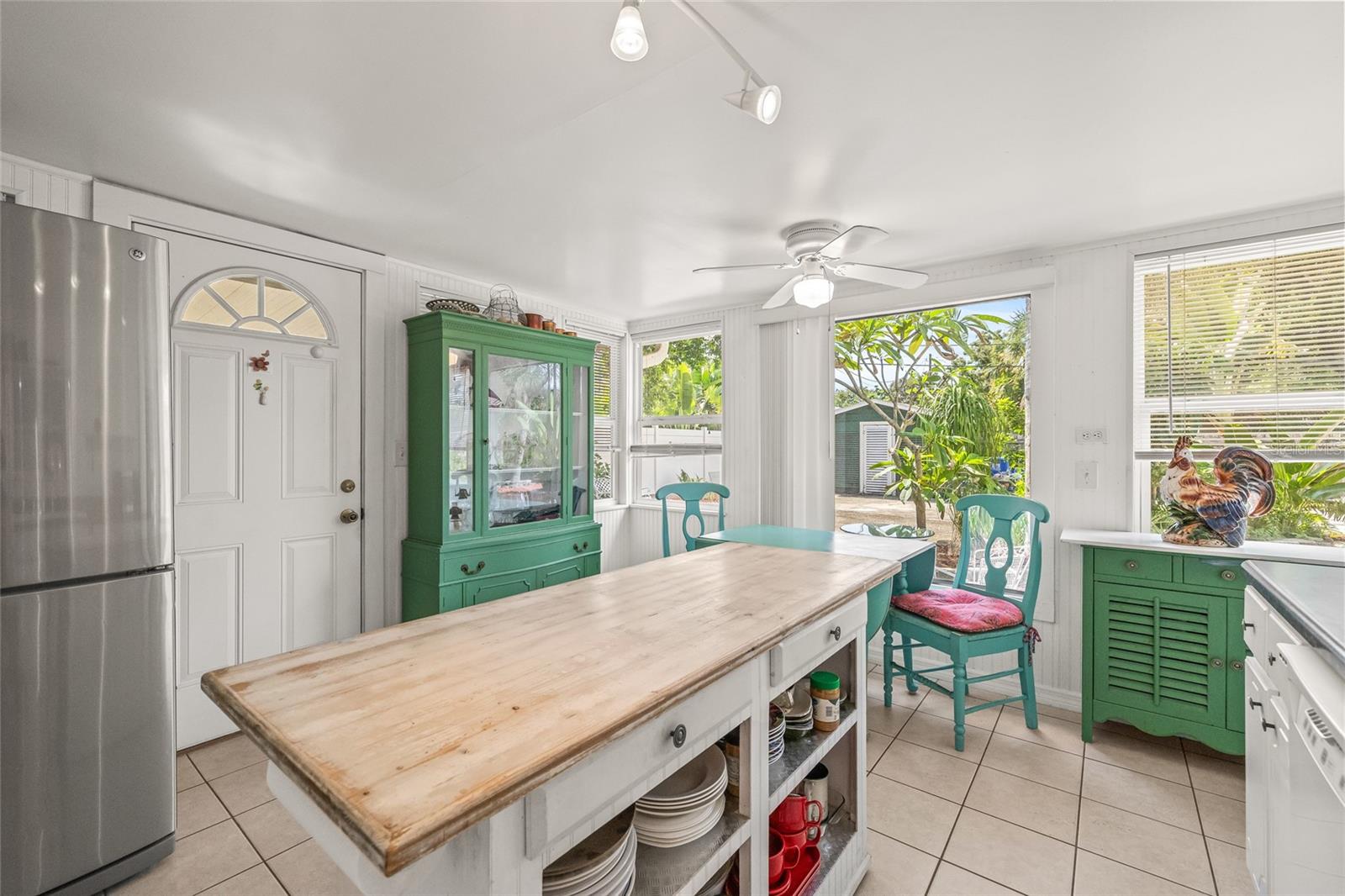 Image 11 of 39 For 7328 9th Avenue N