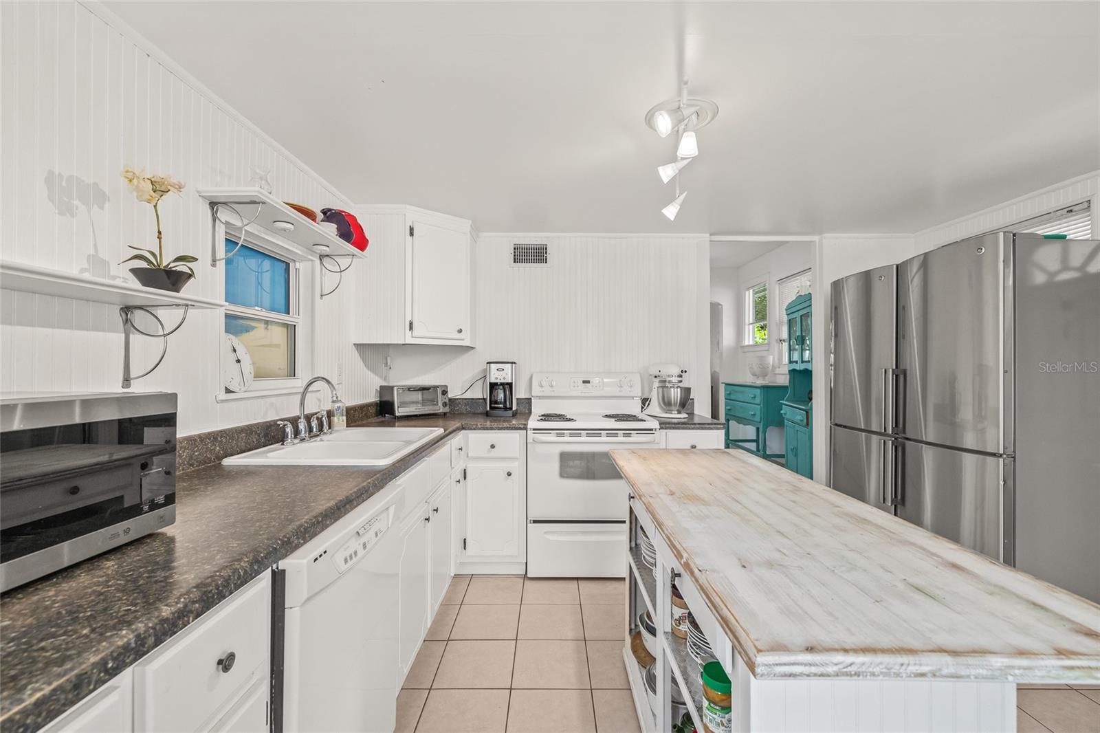 Image 8 of 39 For 7328 9th Avenue N