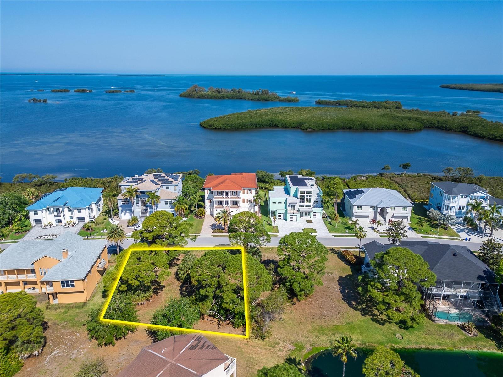 Details for Harbour Watch Circle, TARPON SPRINGS, FL 34689