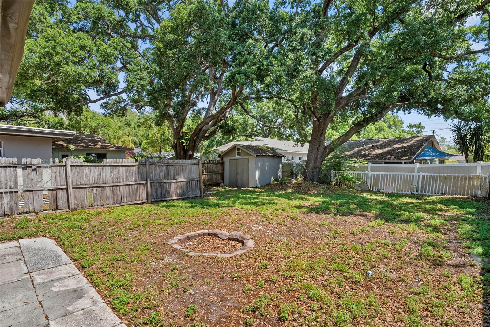 Image 25 of 36 For 1193 & 1195 Bass Boulevard