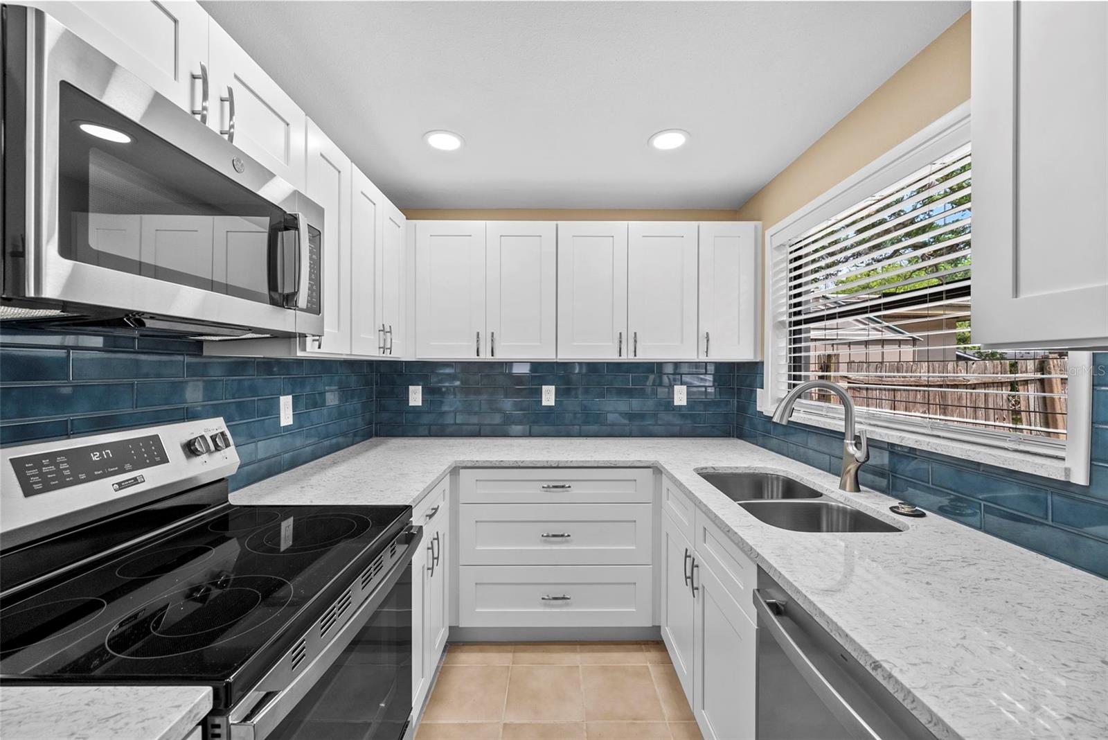 Image 3 of 36 For 1193 & 1195 Bass Boulevard