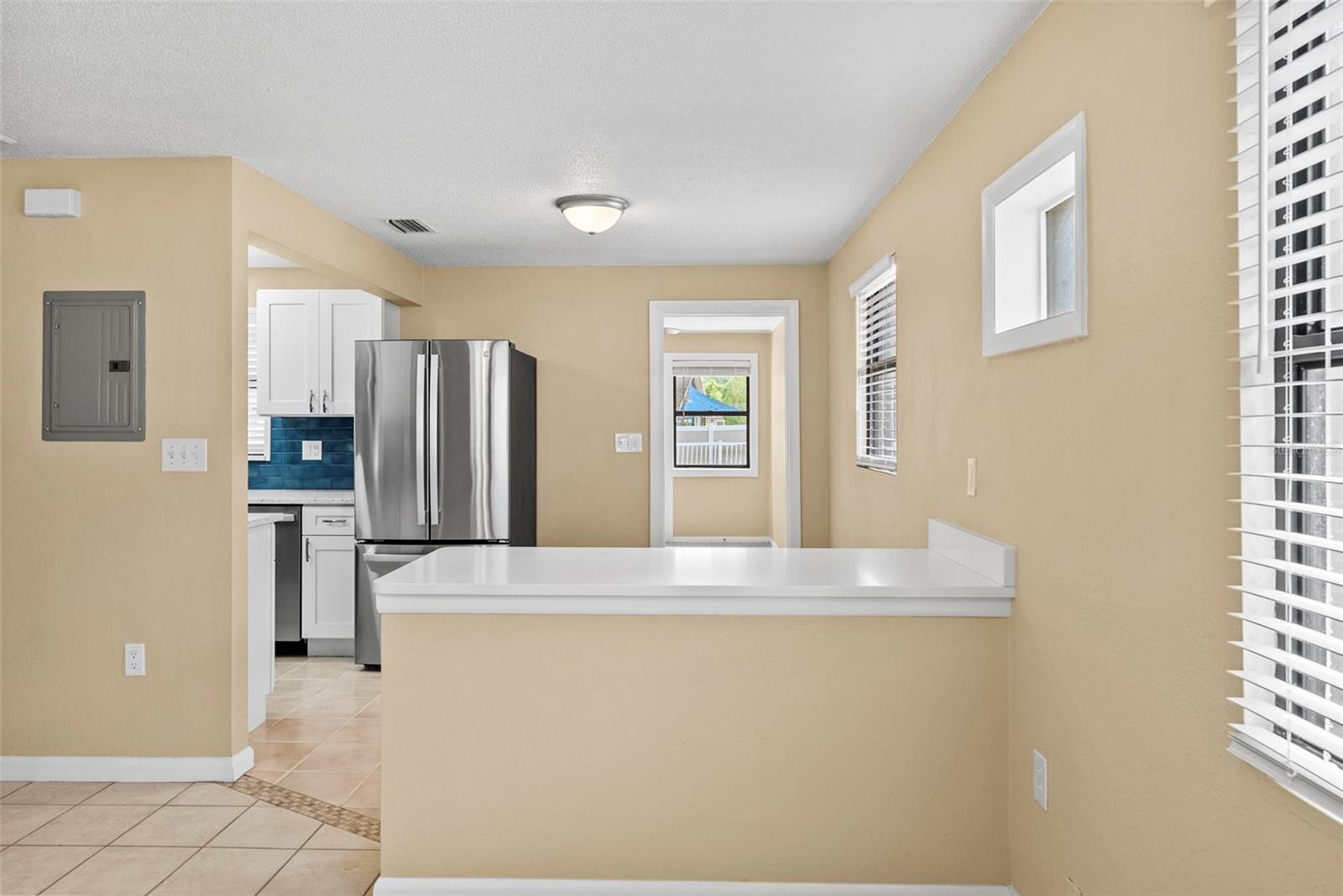 Image 7 of 36 For 1193 & 1195 Bass Boulevard