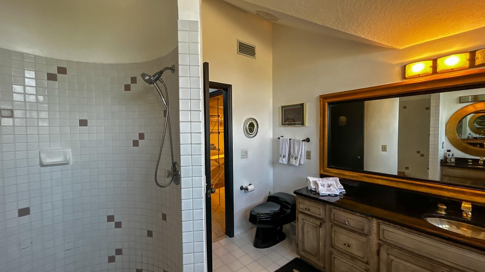 Image 29 of 59 For 1635 Royal Palm Drive S A