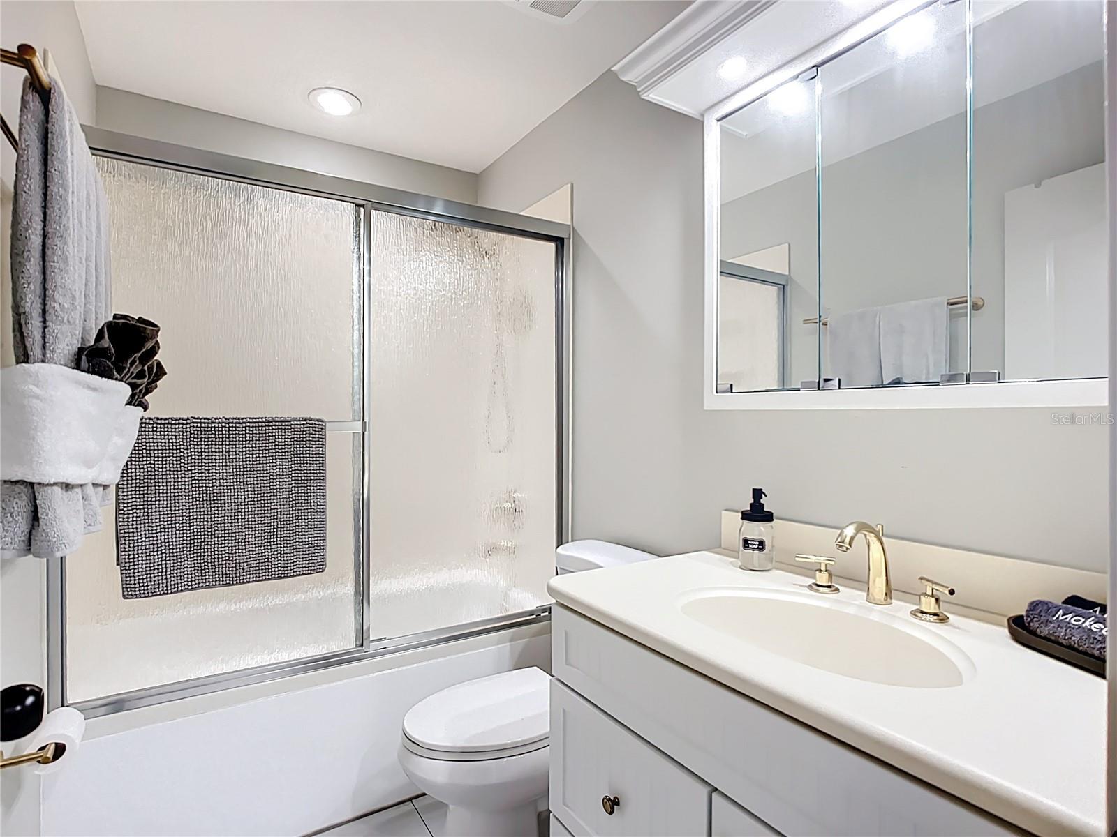 Image 21 of 51 For 3100 Gulf Drive 2