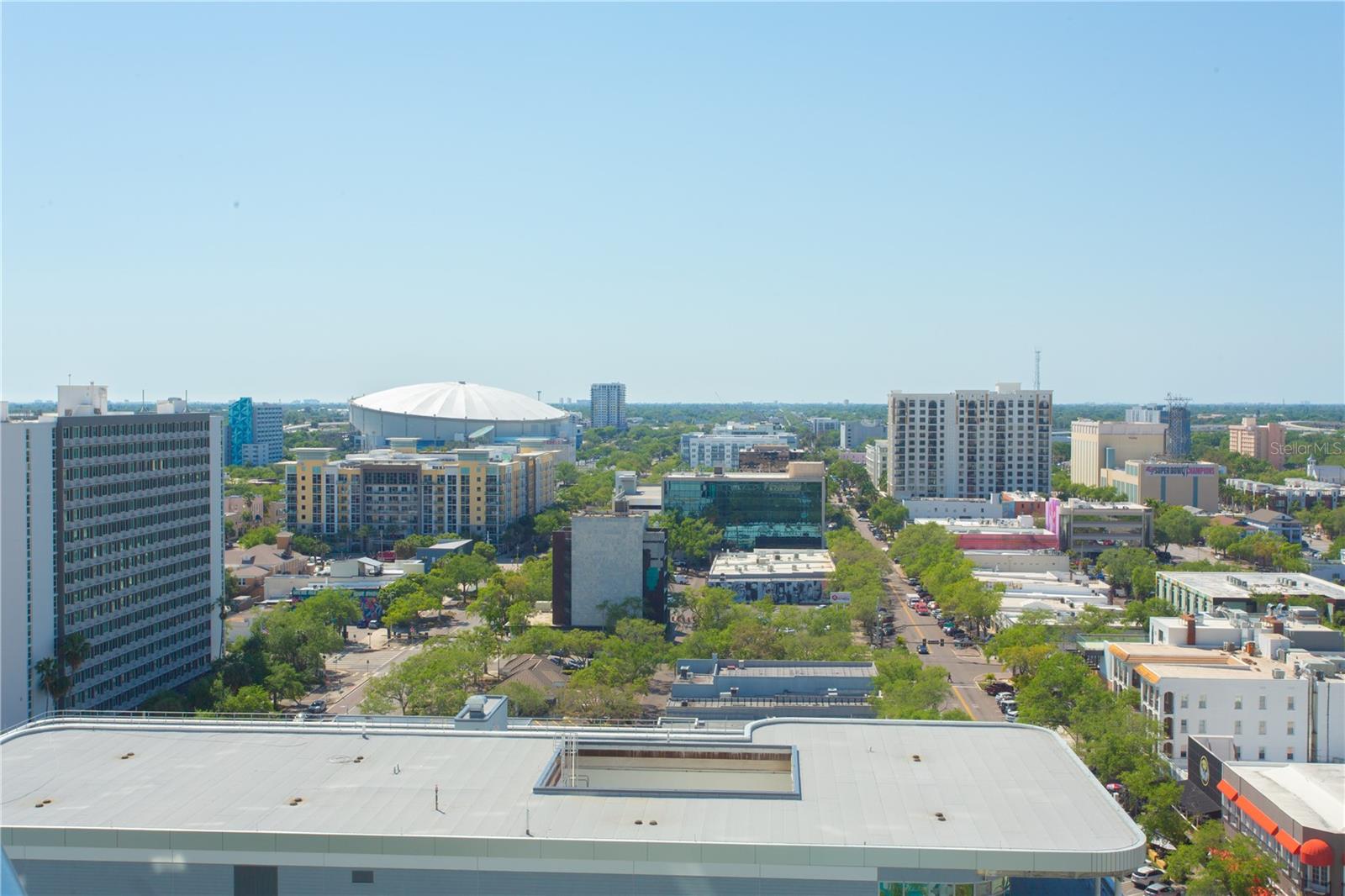 Listing photo id 10 for 400 Central Avenue 1609