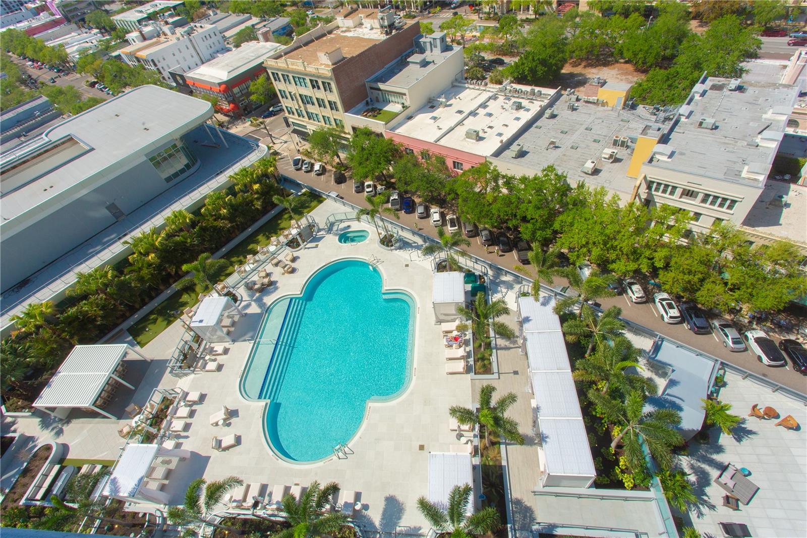 Listing photo id 12 for 400 Central Avenue 1609