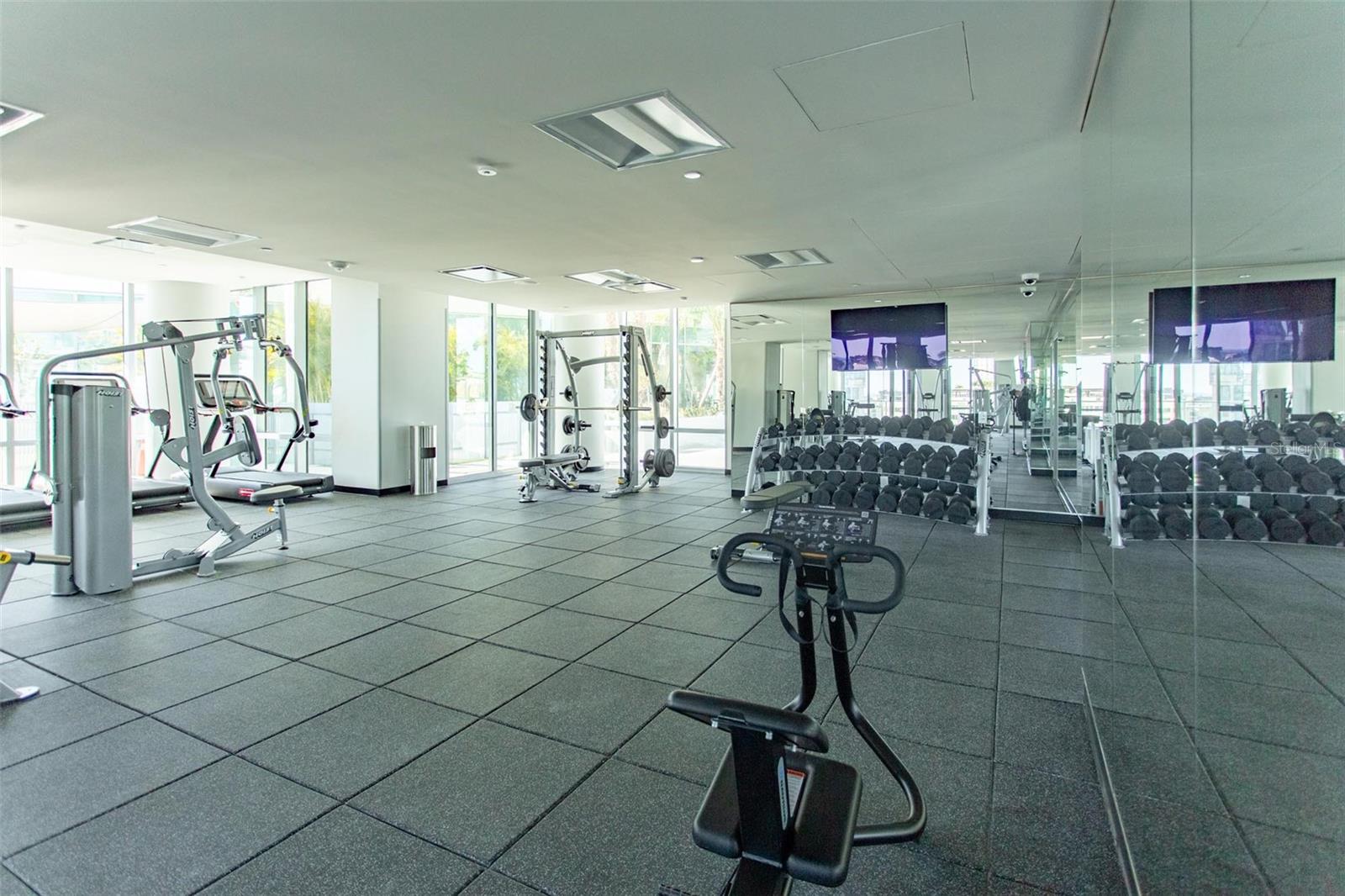 Listing photo id 14 for 400 Central Avenue 1609