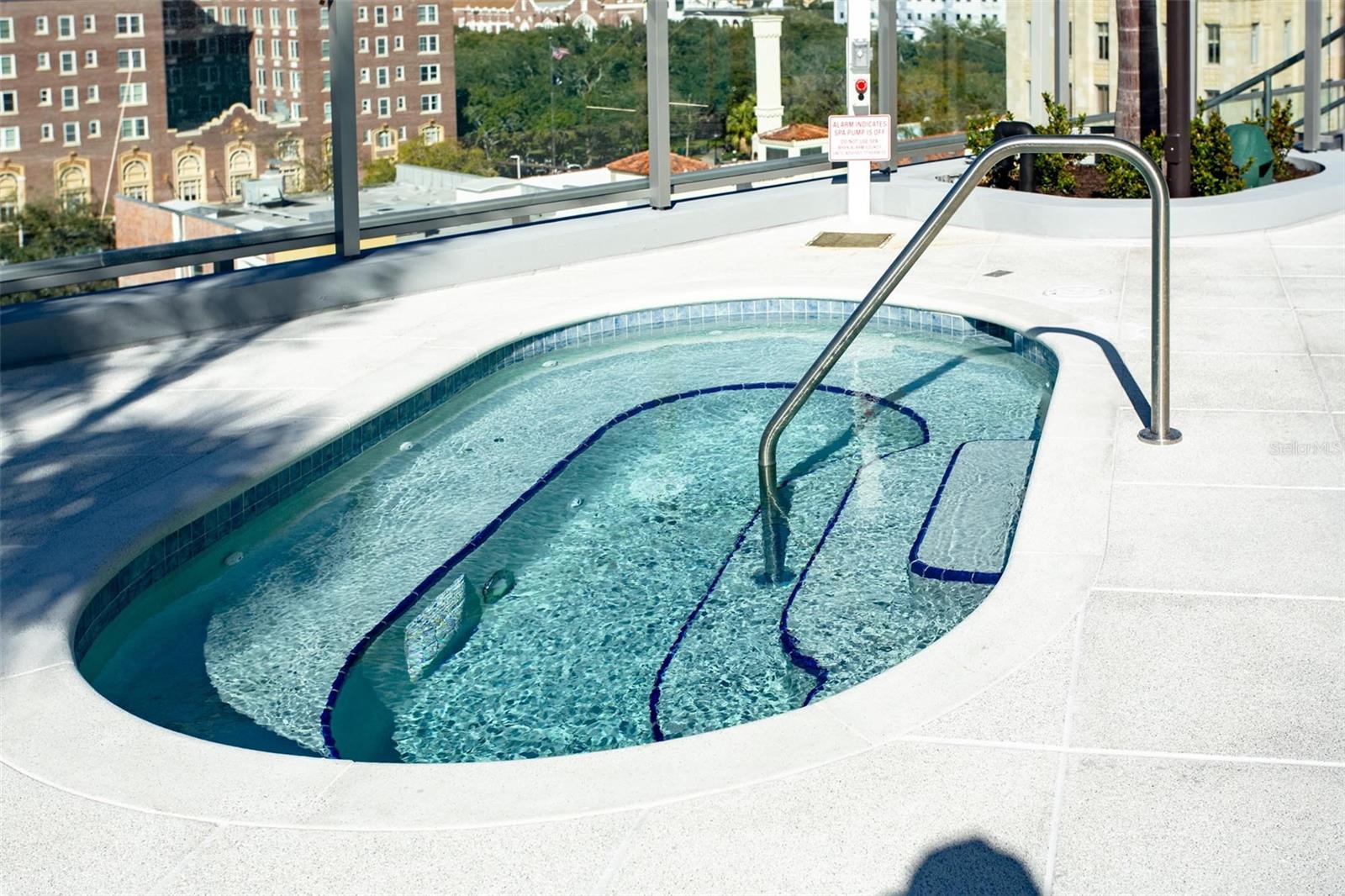 Listing photo id 20 for 400 Central Avenue 1609