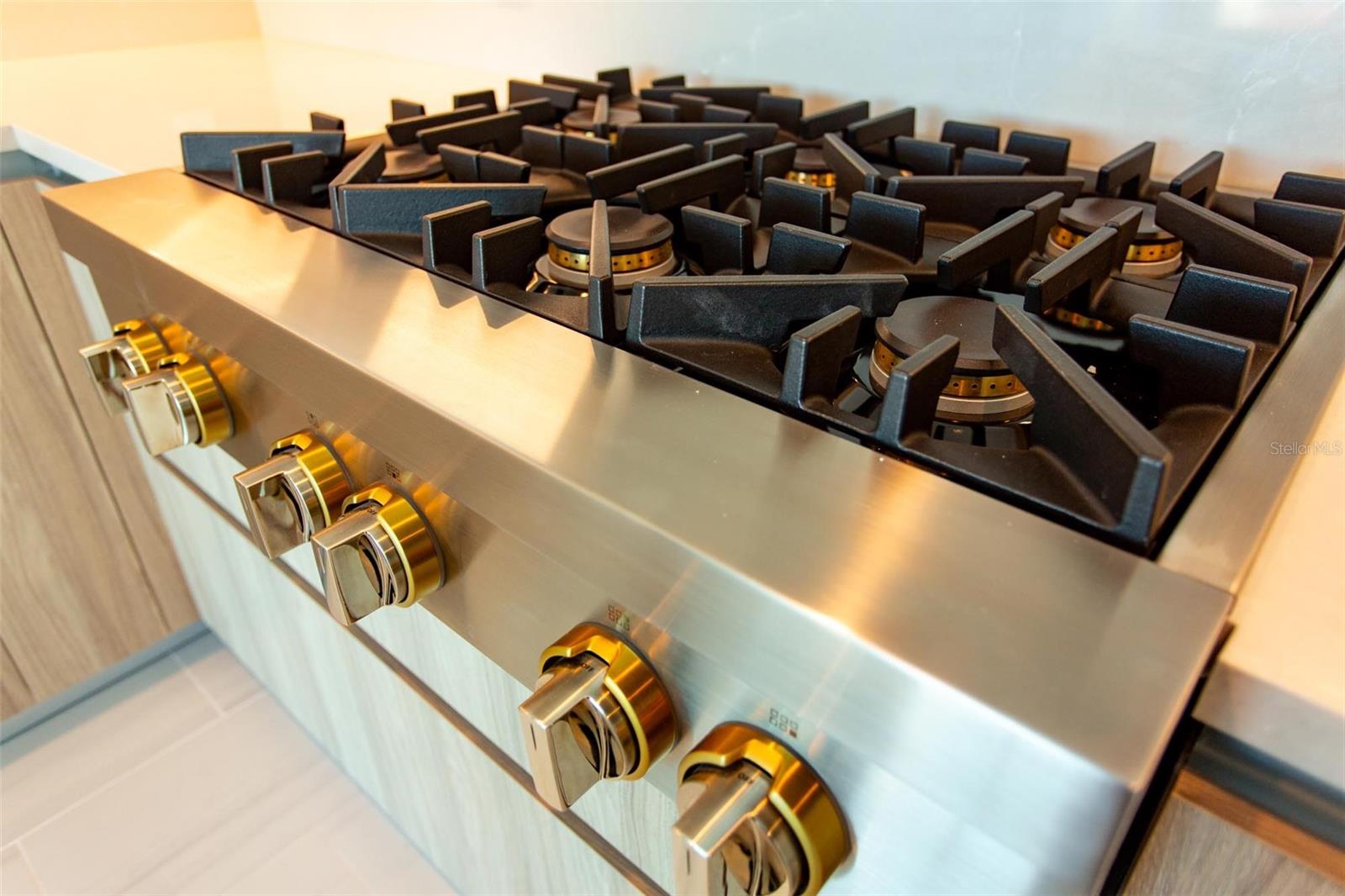 Listing photo id 5 for 400 Central Avenue 1609