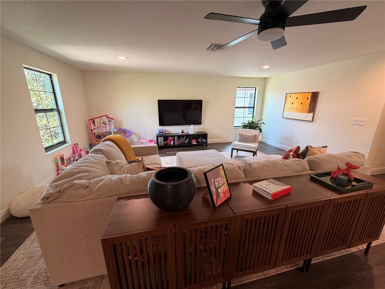 Image 23 of 55 For 12798 Munro Lane