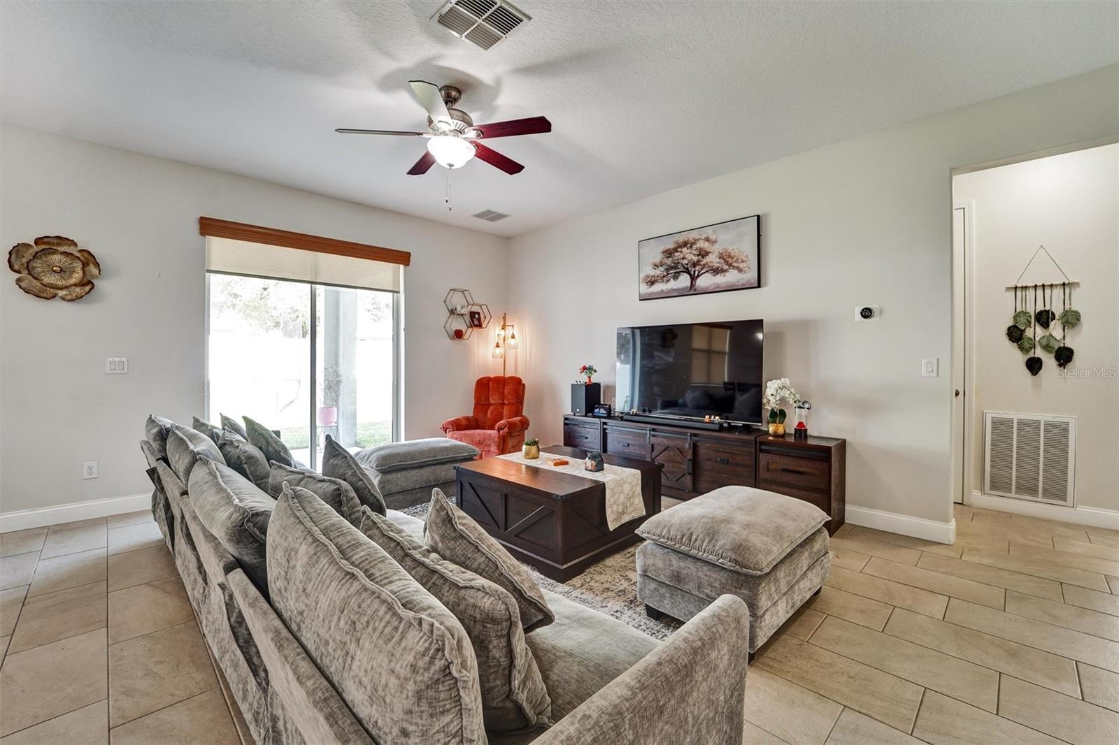 Image 11 of 33 For 20420 Autumn Fern Avenue